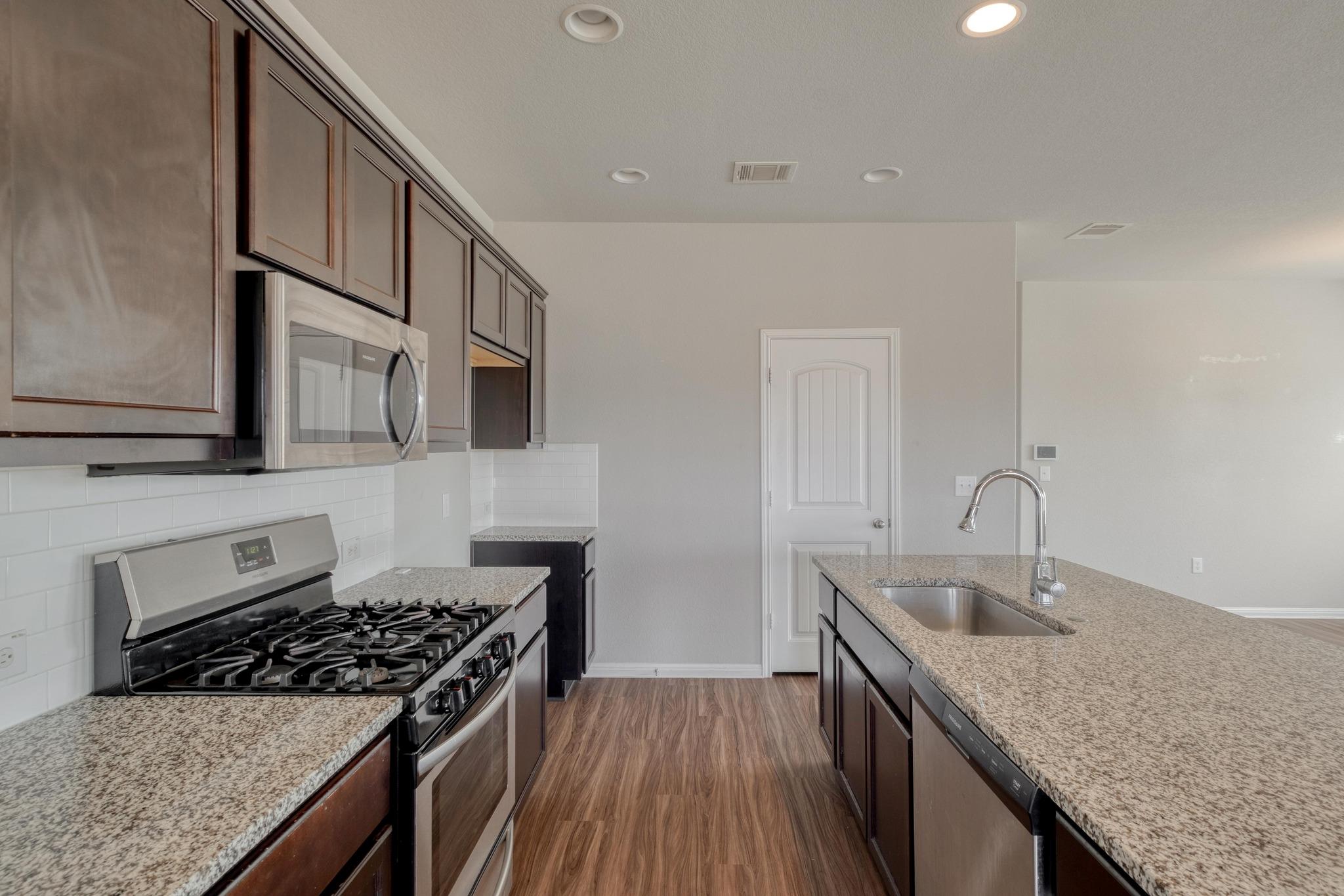 108 Kleberg Ct Property Photo 6