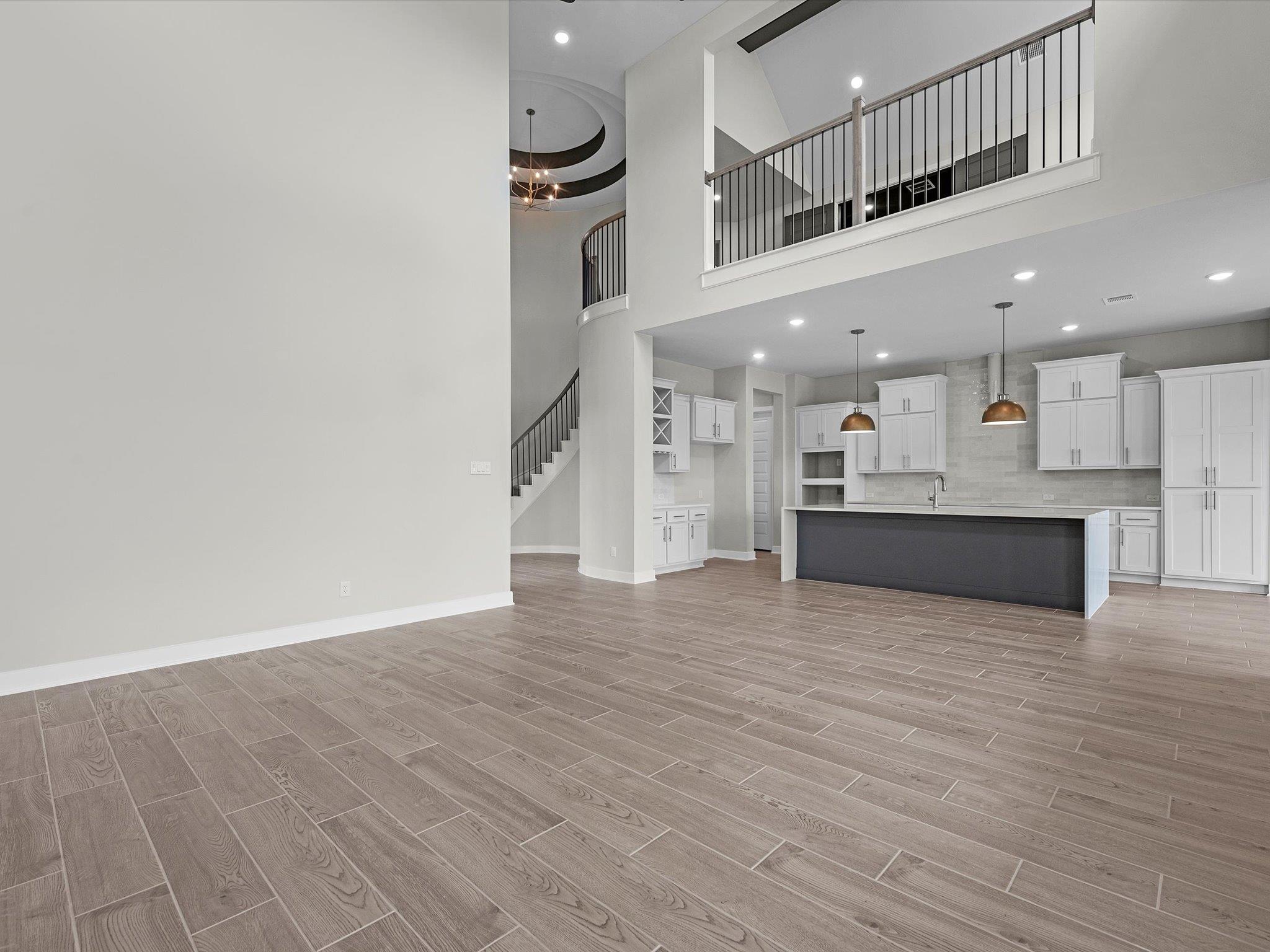 17617 Chamoix Dr Property Photo 3