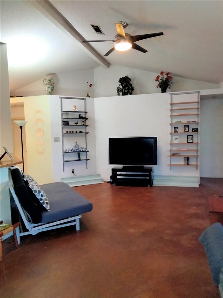 6413 Jennings Dr Property Photo 2