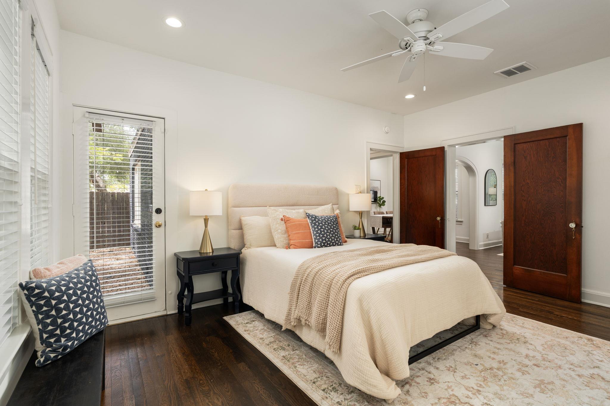 1612 Travis Heights Blvd Property Photo 14