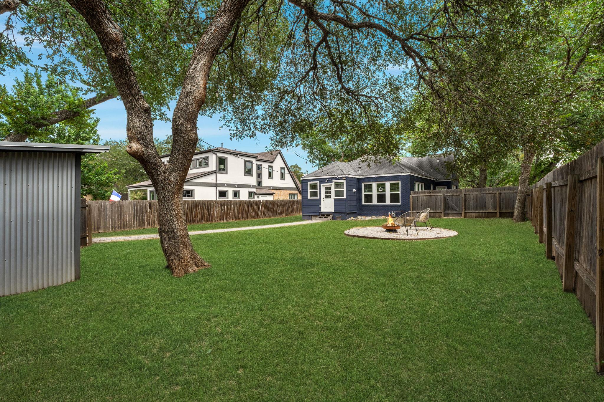 1612 Travis Heights Blvd Property Photo 22