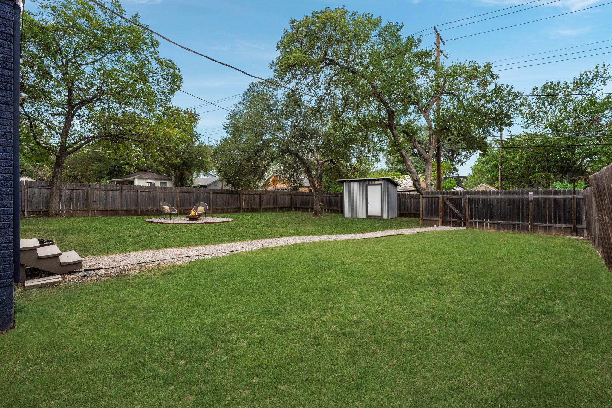 1612 Travis Heights Blvd Property Photo 23
