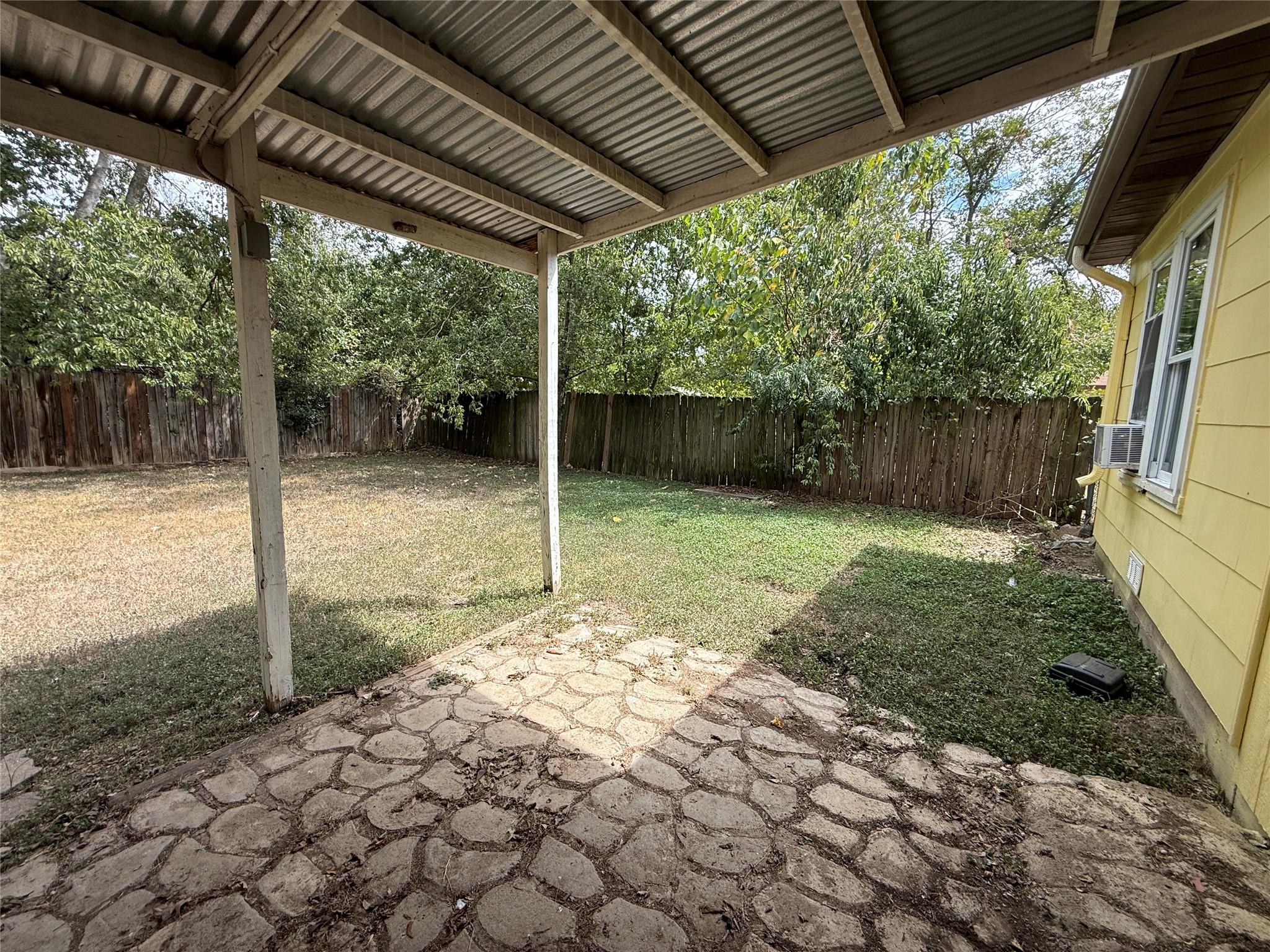 607 N Main St Property Photo 10