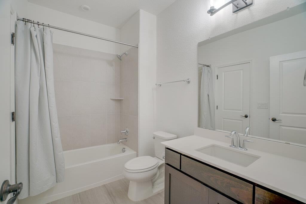 4529 Port Bari Dr Property Photo 9