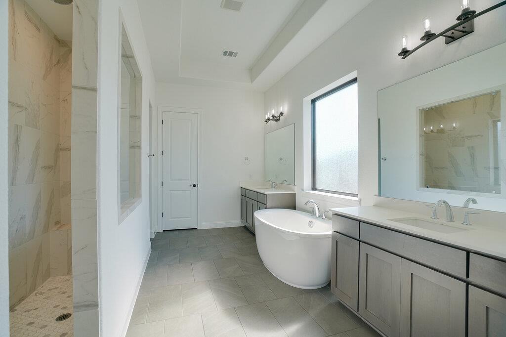 4529 Port Bari Dr Property Photo 14