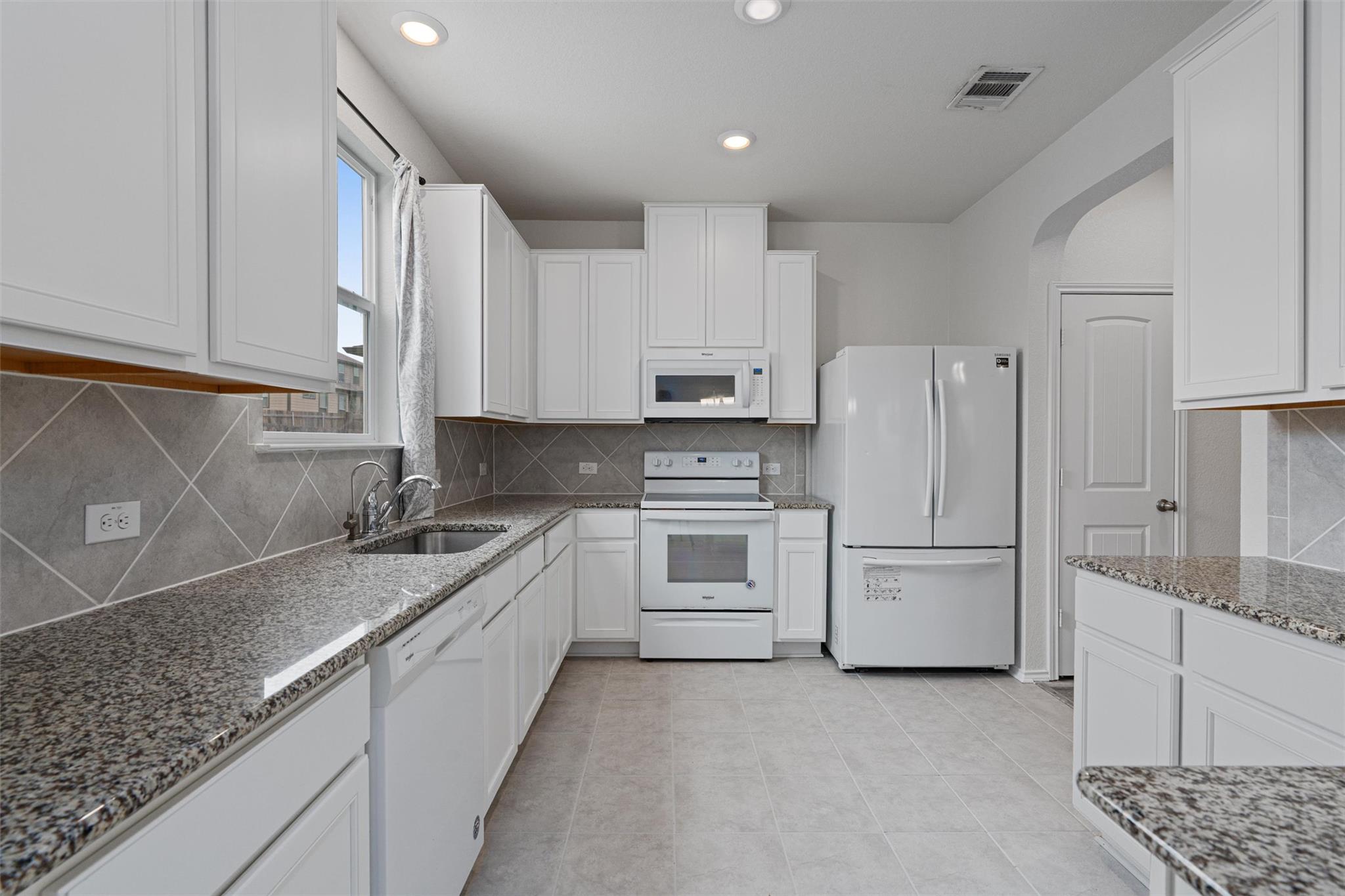 305 Los Cobos Ln Property Photo 8