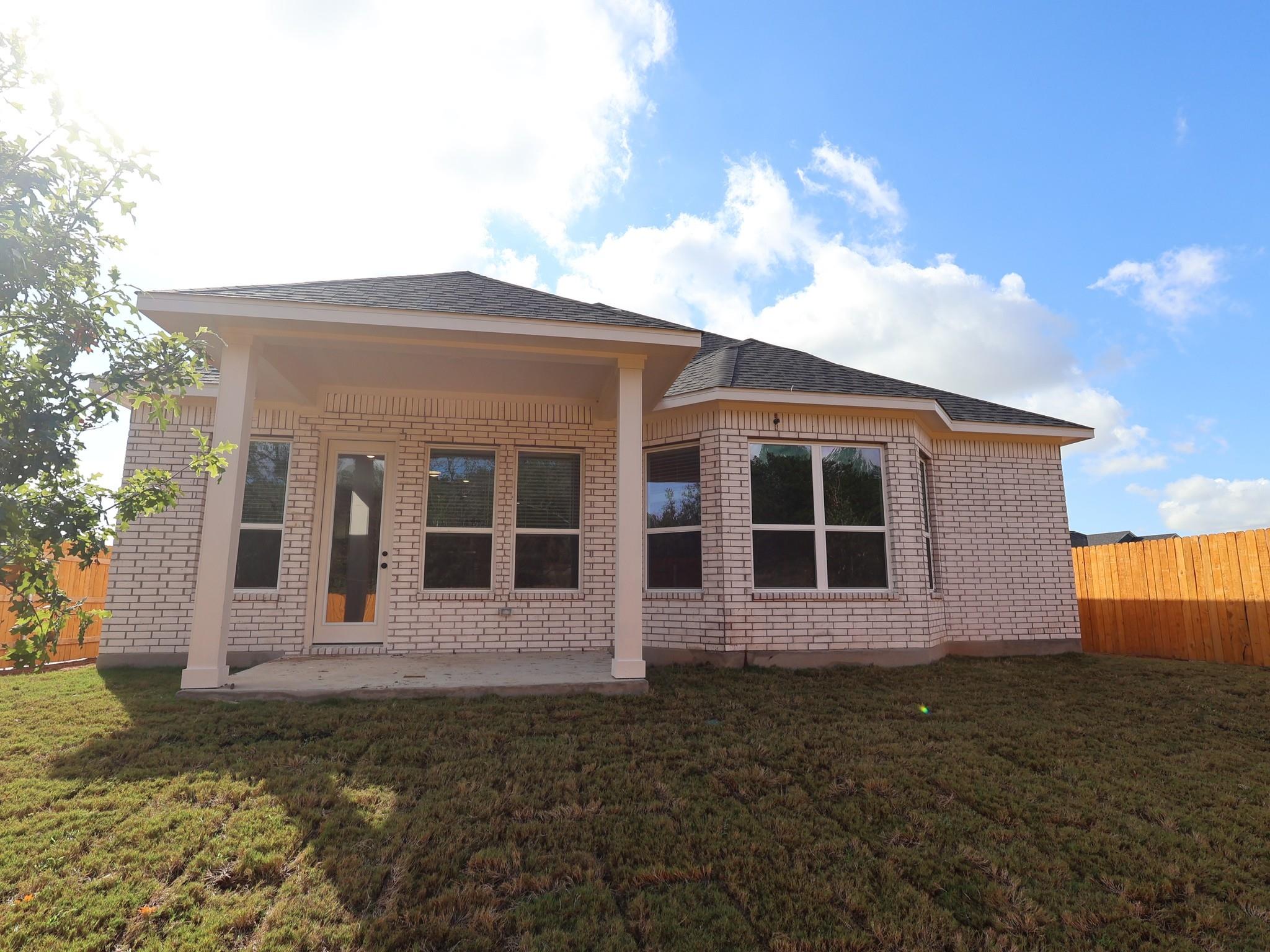 296 Champ Ave Property Photo 4