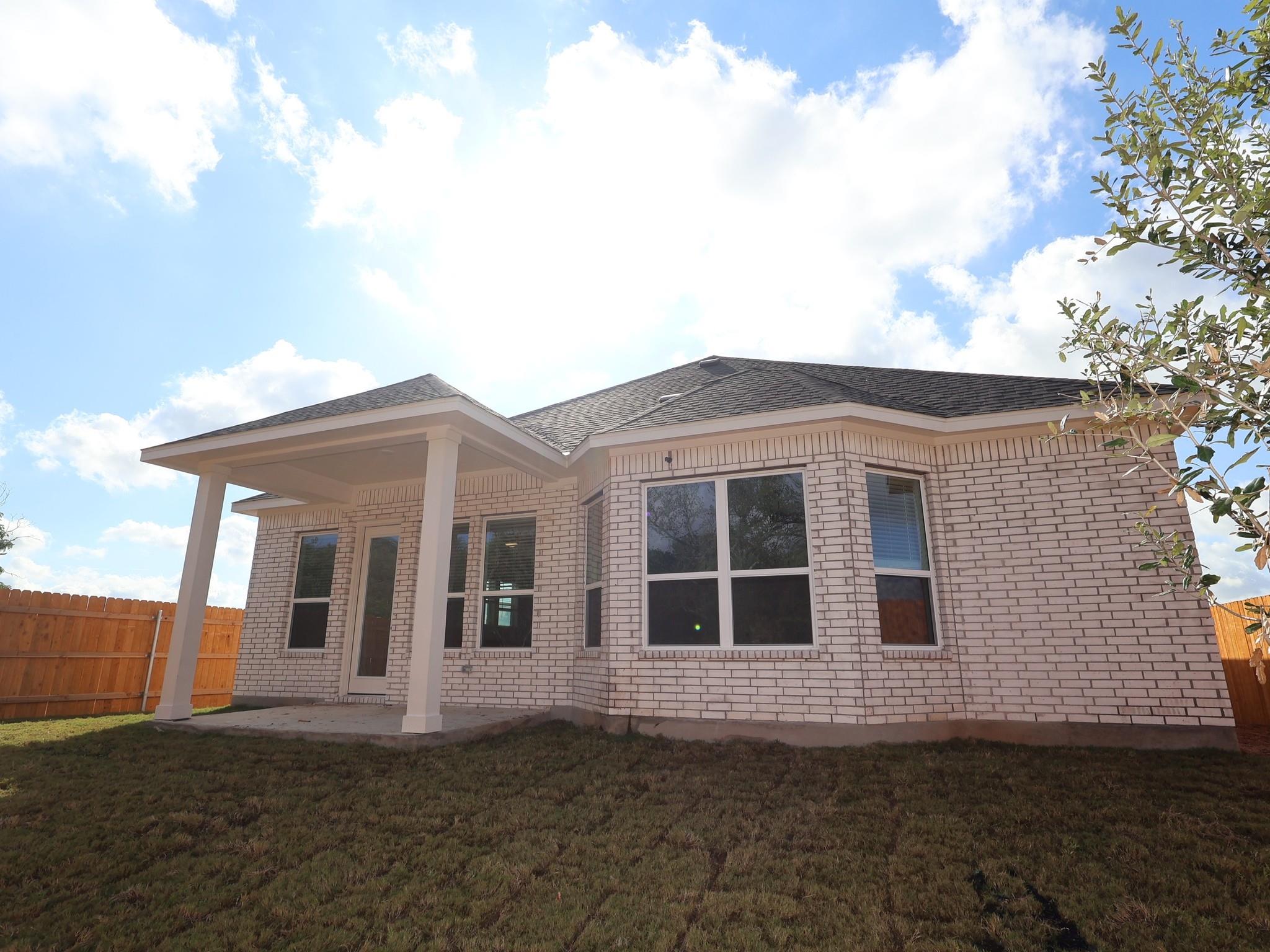 296 Champ Ave Property Photo 5