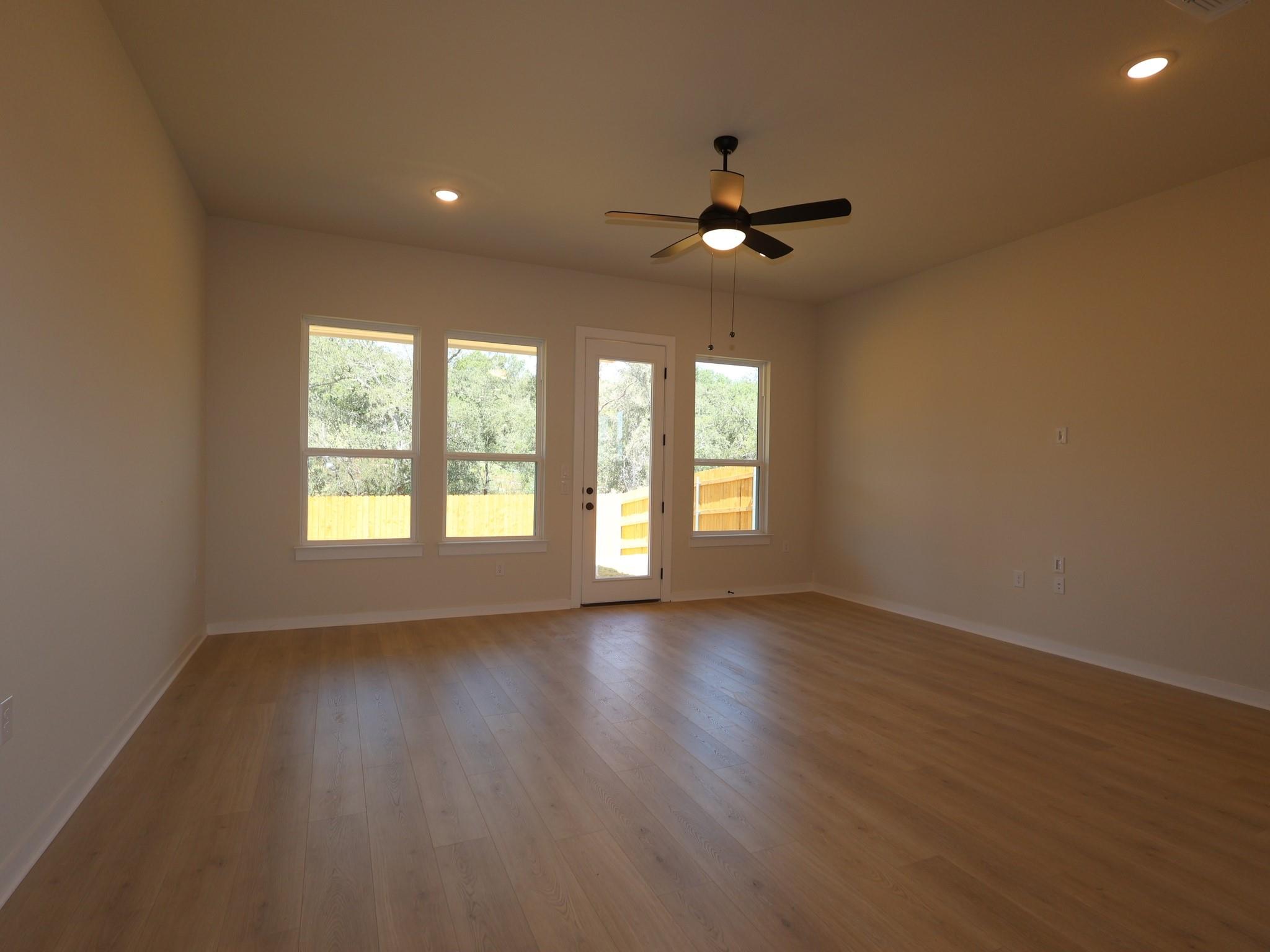 296 Champ Ave Property Photo 9