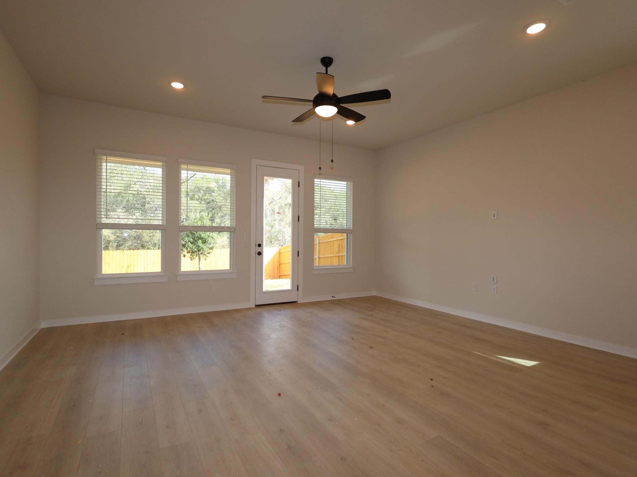 296 Champ Ave Property Photo 9