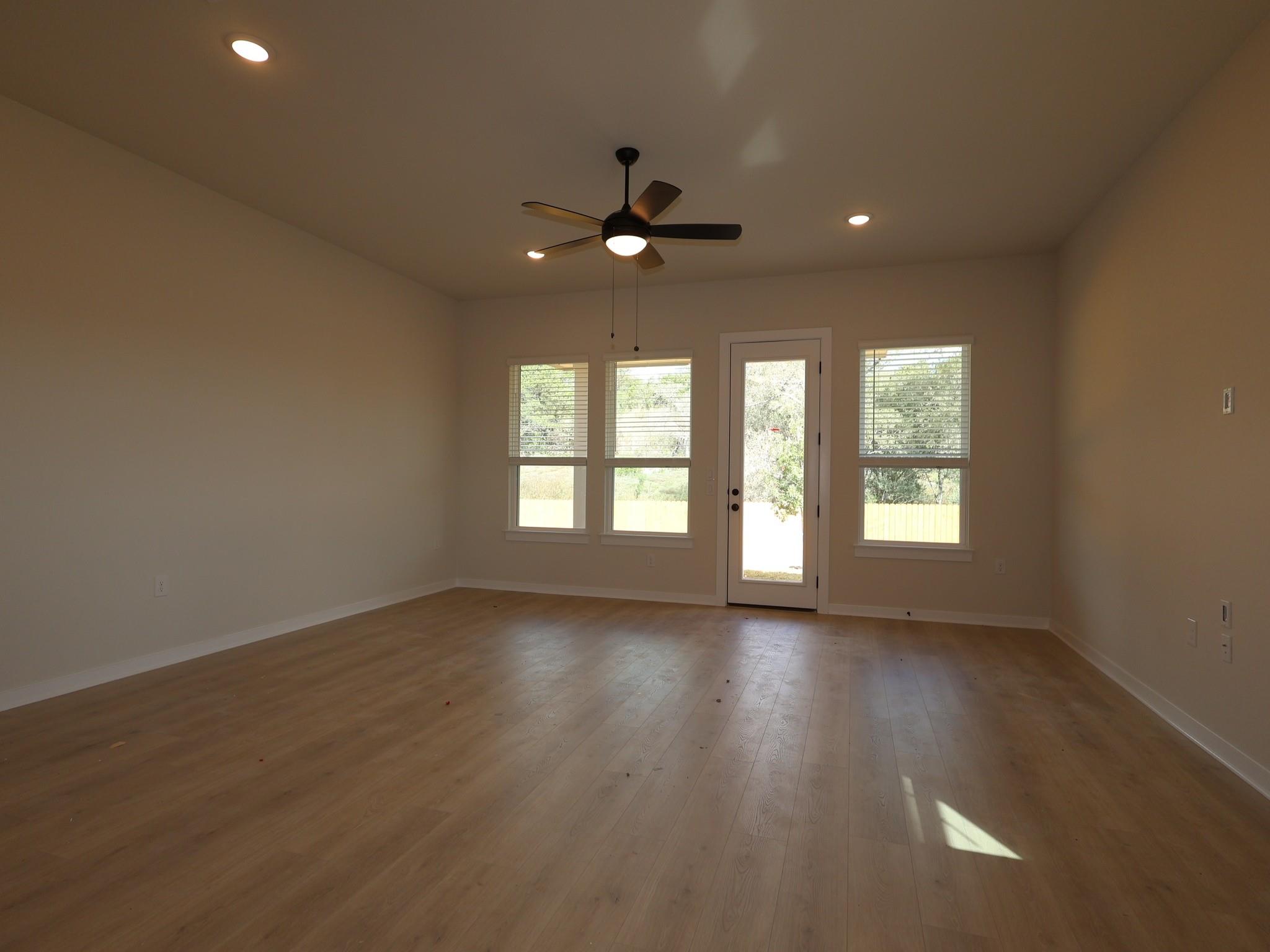 296 Champ Ave Property Photo 11