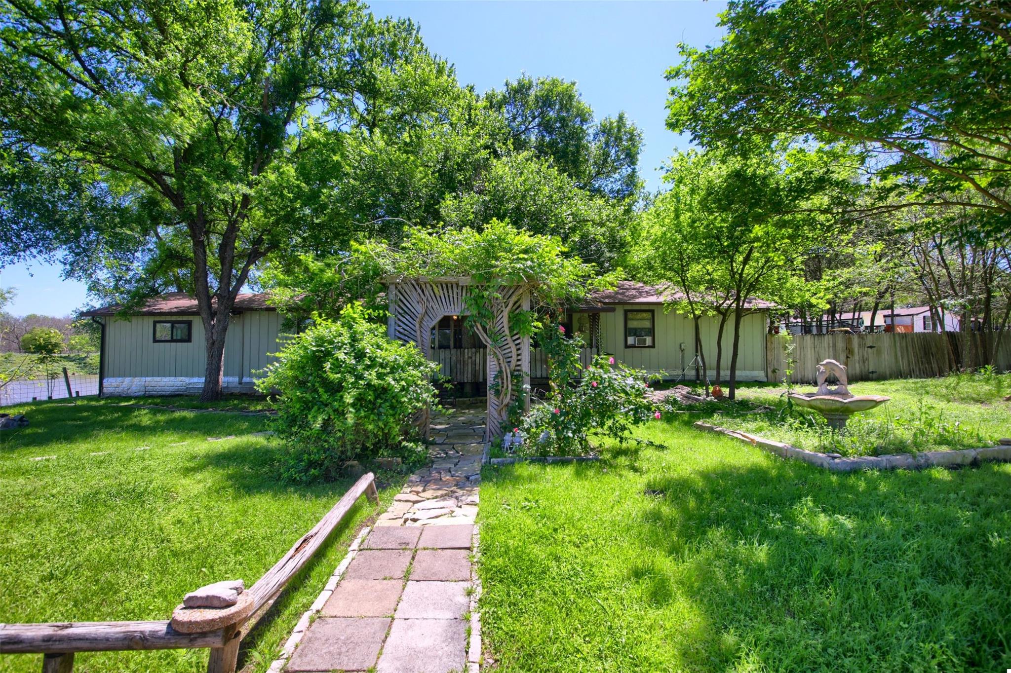 9101 Ingrid Dr Property Photo 1