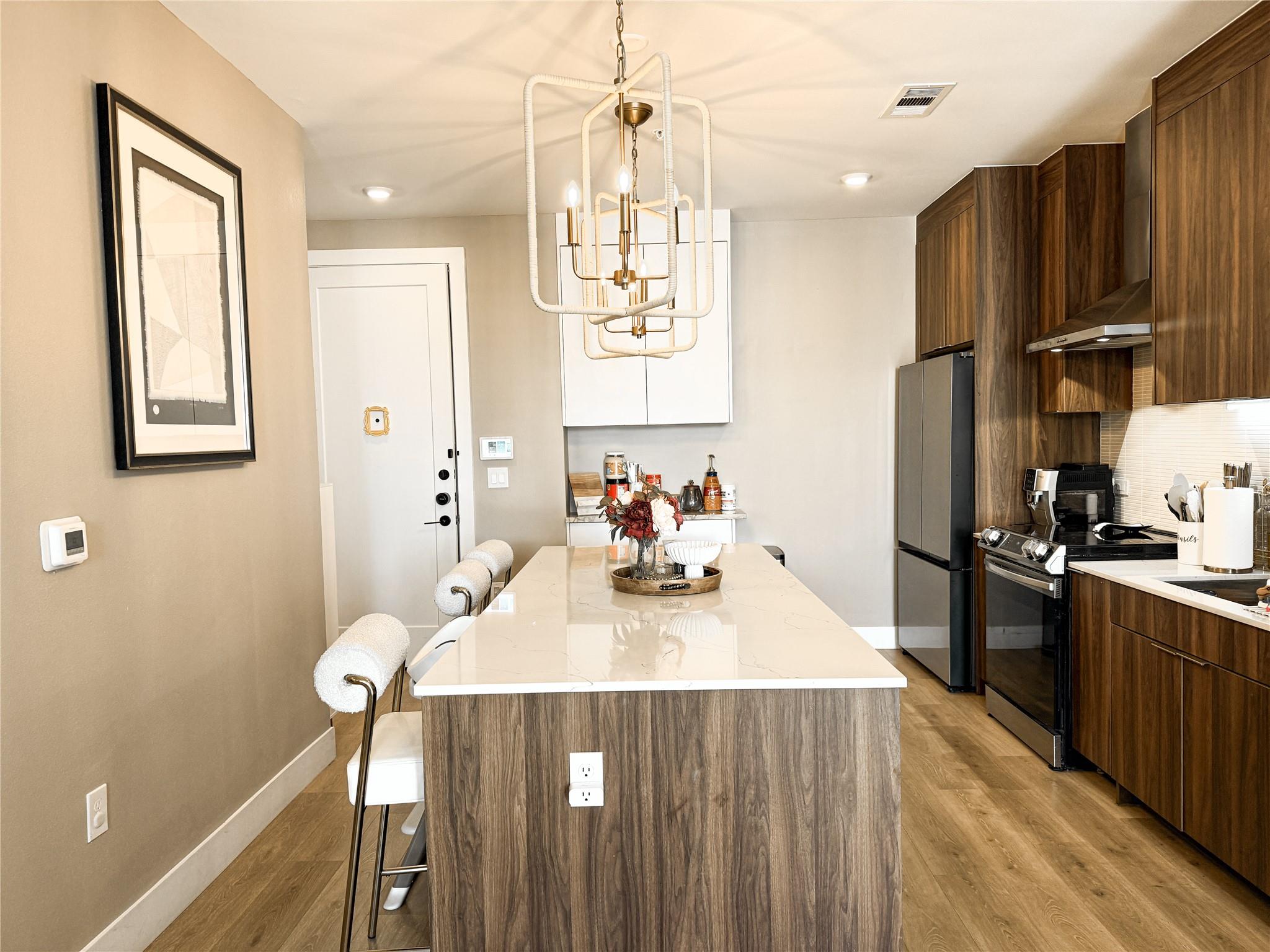 1701 Simond Ave #639 Property Photo 5