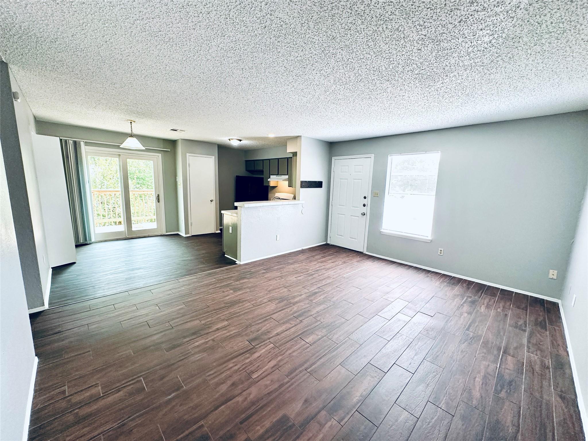4901 Merritt Cir #d Property Photo 7