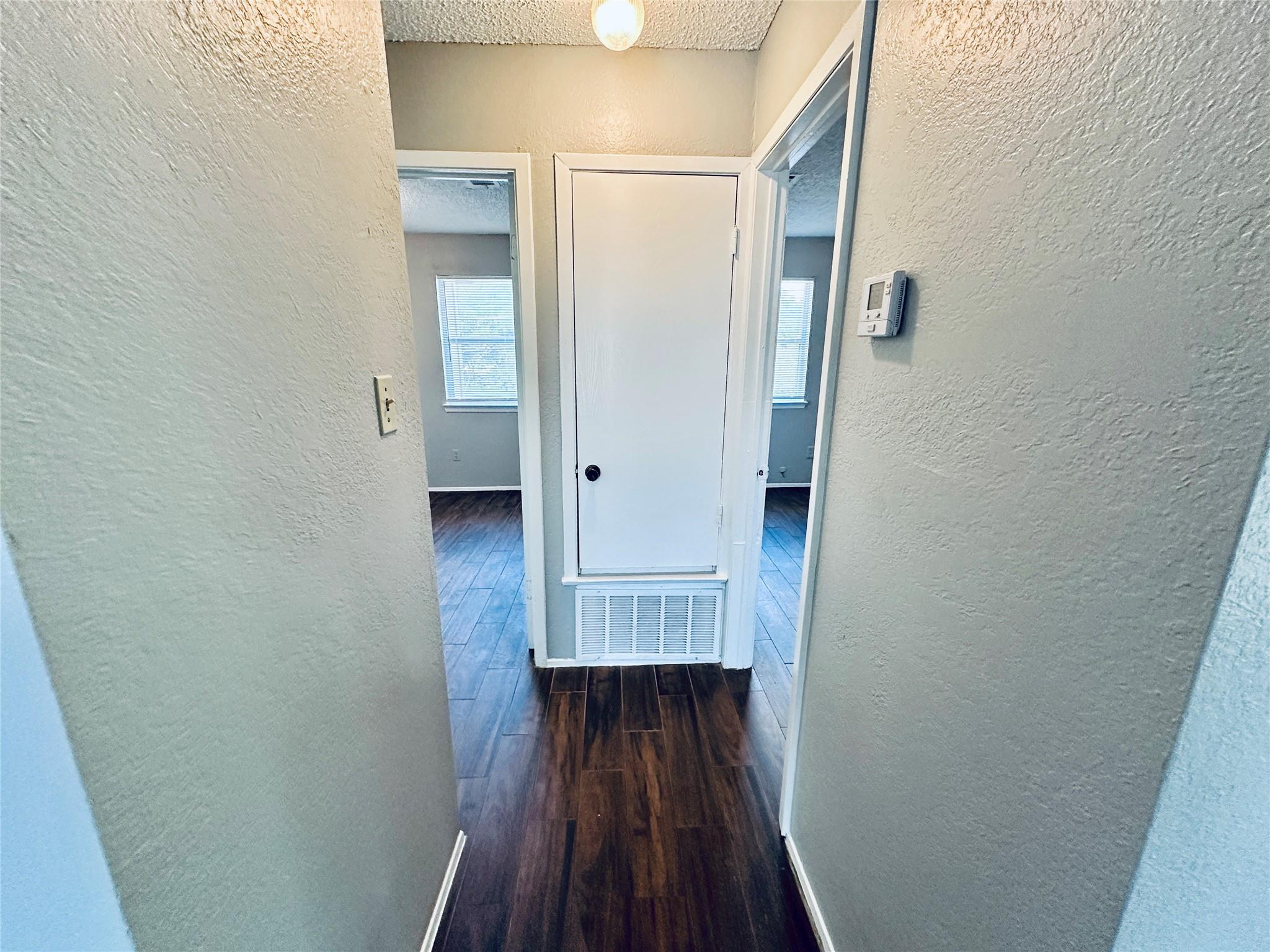 4901 Merritt Cir #d Property Photo 9