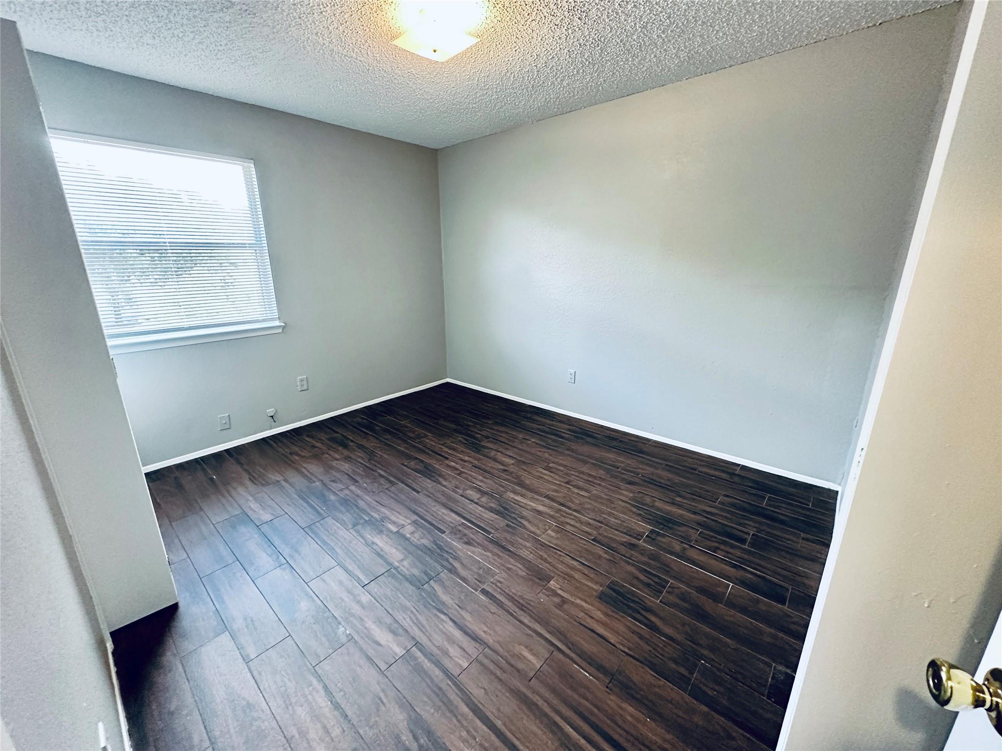 4901 Merritt Cir #d Property Photo 11