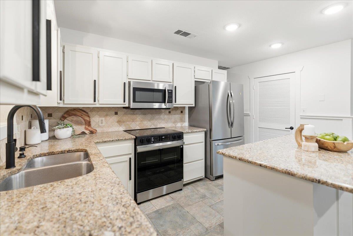 1401 Avenida Serena None Property Photo 8