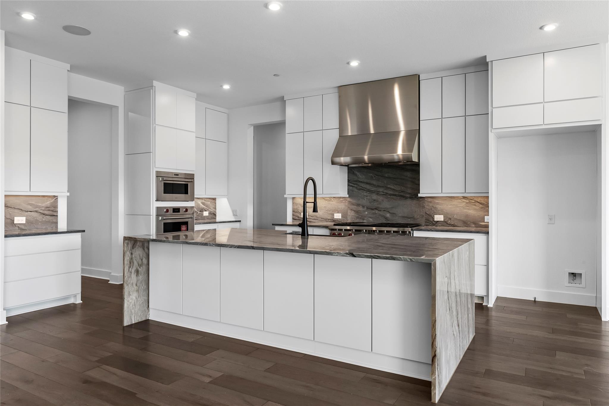 1704 Lucera Bnd Property Photo 9