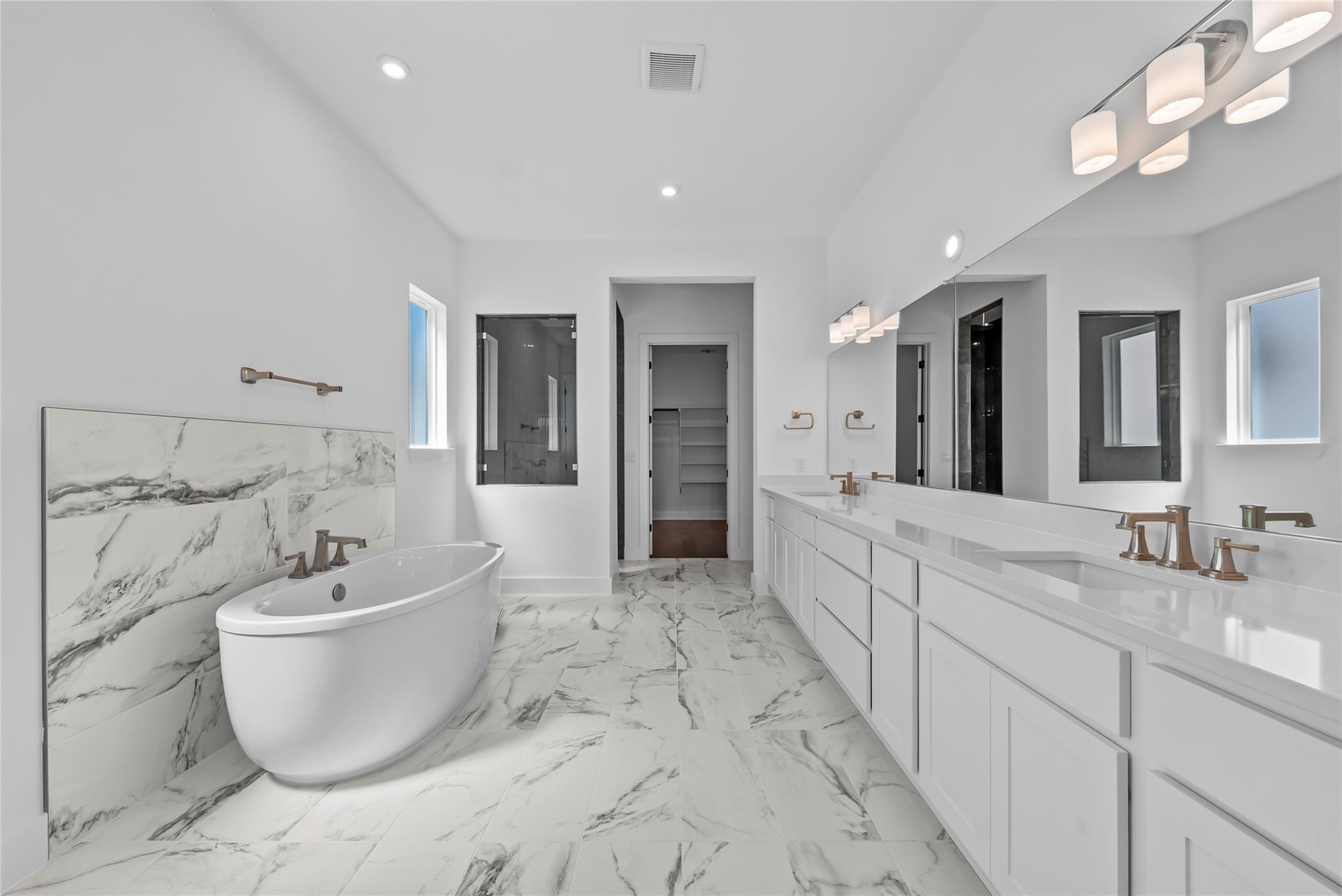 1704 Lucera Bnd Property Photo 13