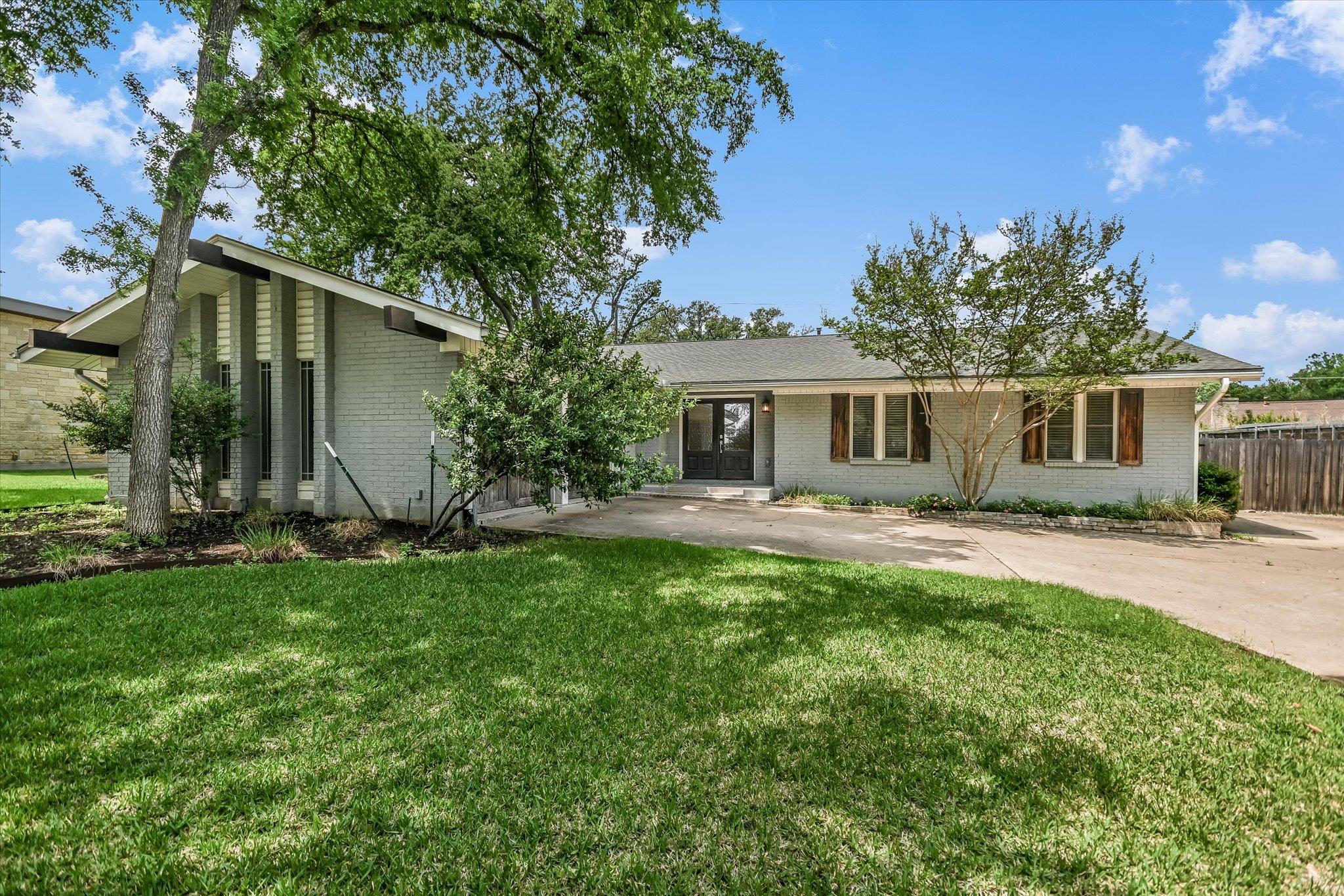 306 Briarwood Trl Property Photo