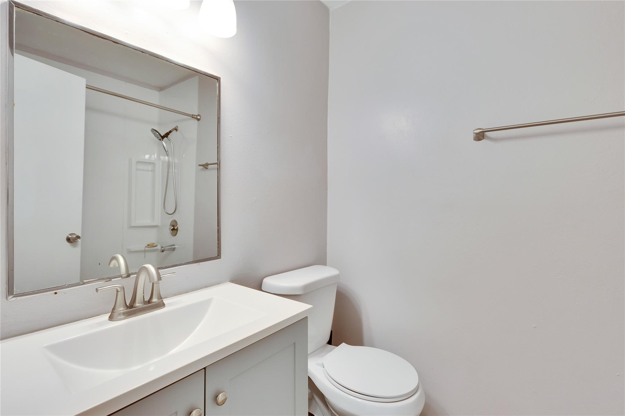 2705 Northeast Dr A Property Photo 17