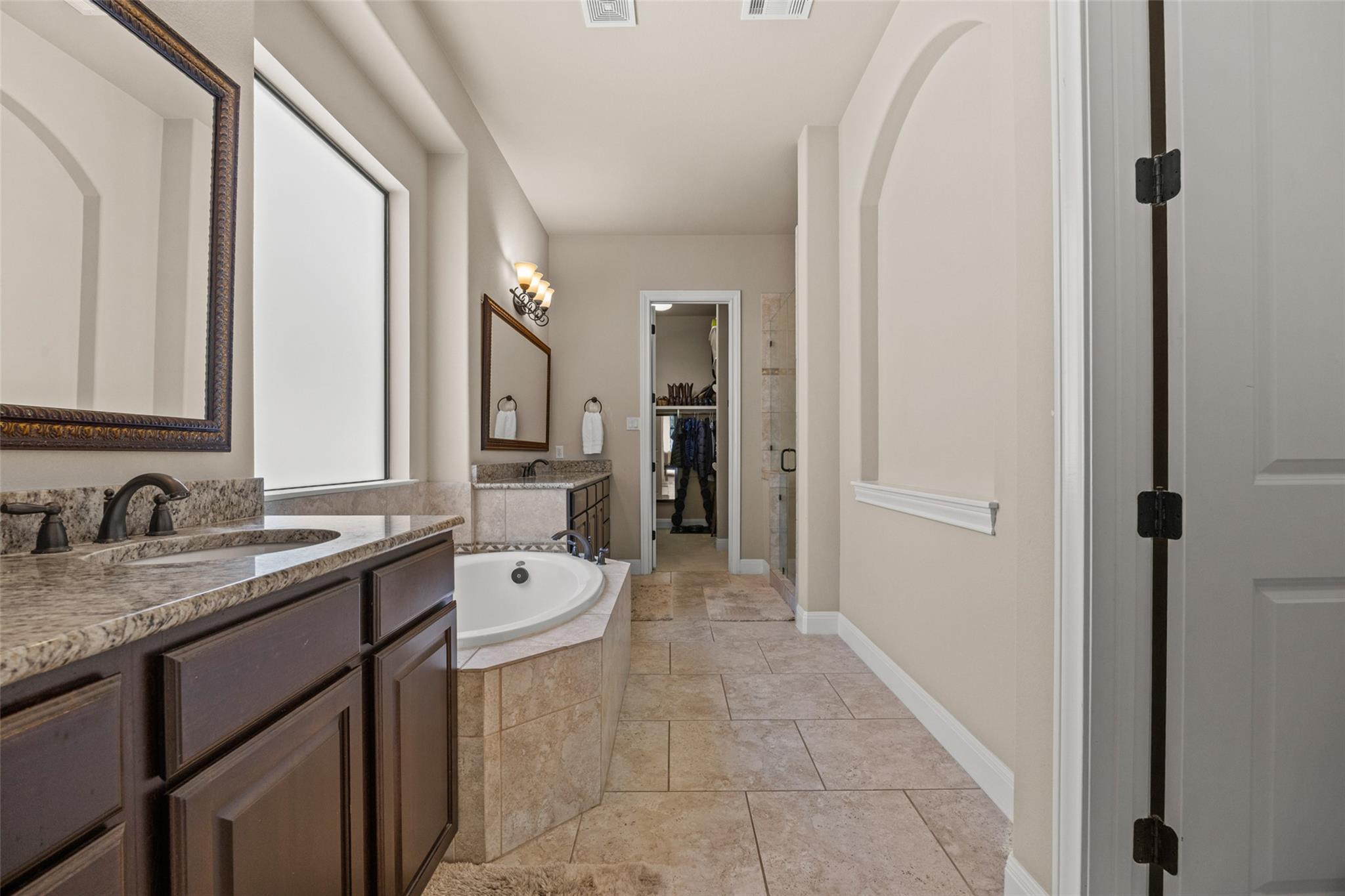 410 Indianwood Dr Property Photo 18