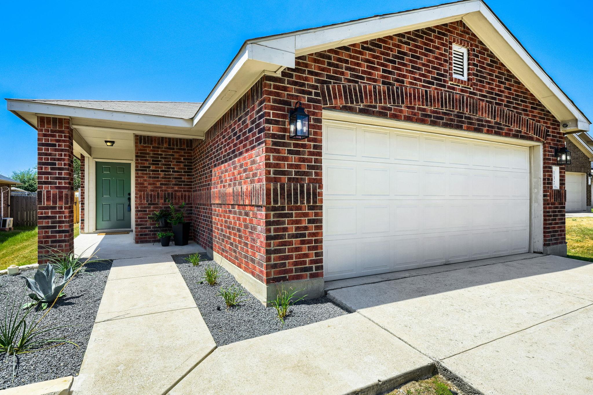 137 Pine Arbol None Property Photo 1