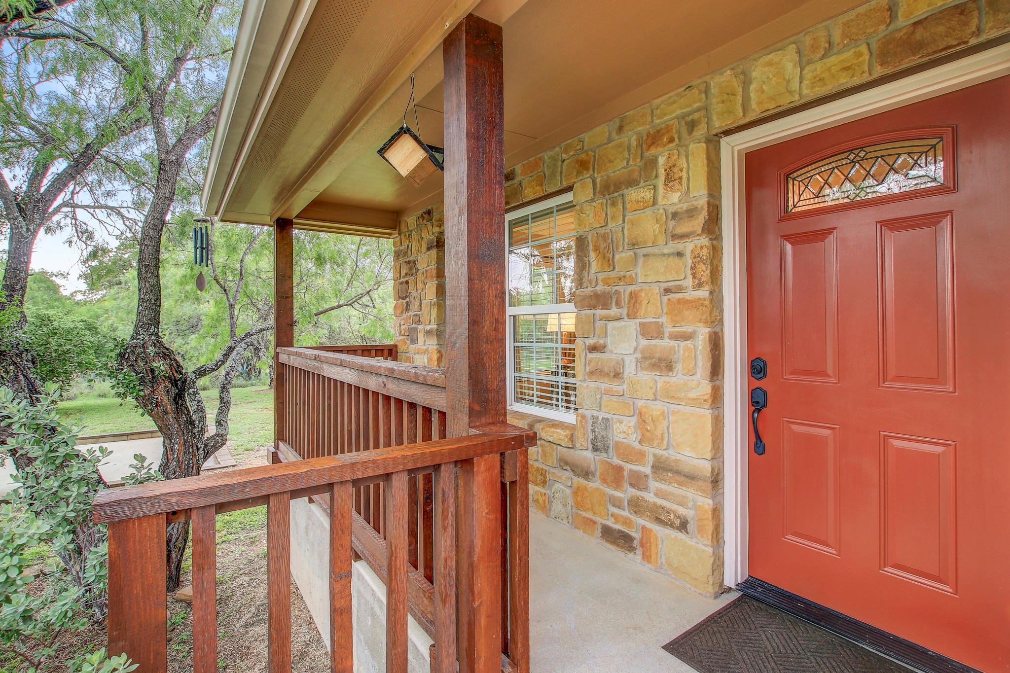 153 Hill Dr Property Photo 1
