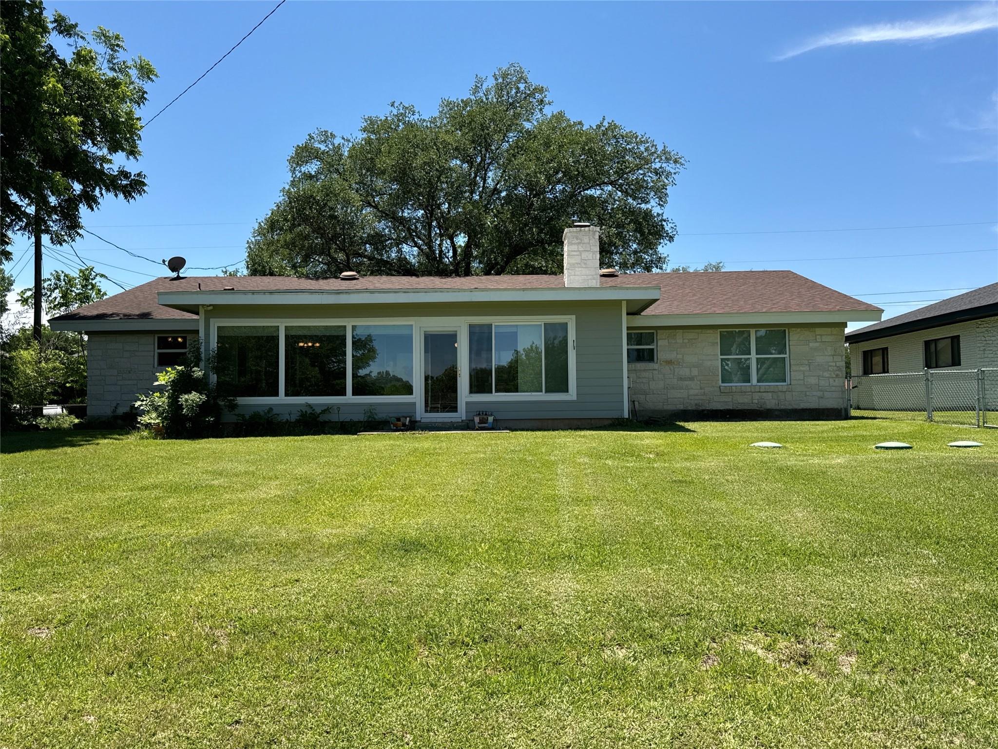 304 E Pheasant Rd Property Photo 2