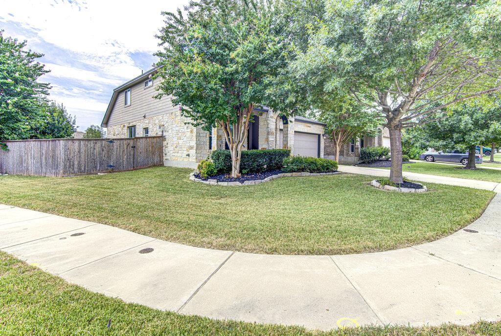 1200 April Meadows Loop Property Photo 3