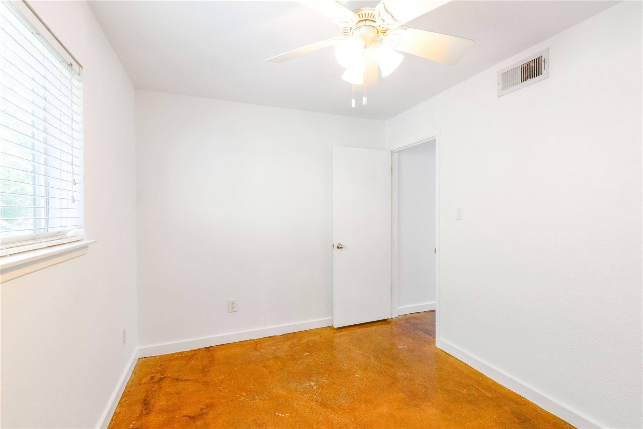 2302 E Side Dr #11 Property Photo 13