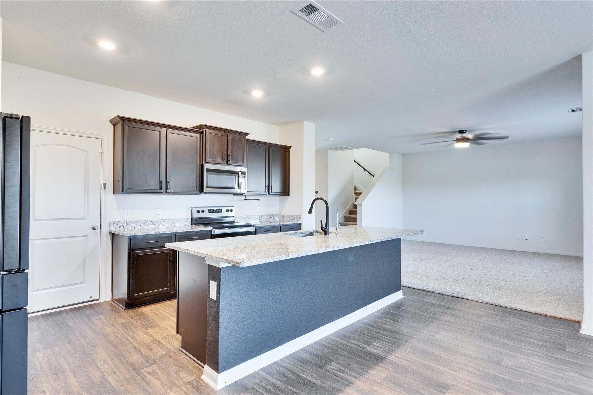 18512 Quiet Range Dr Property Photo 4