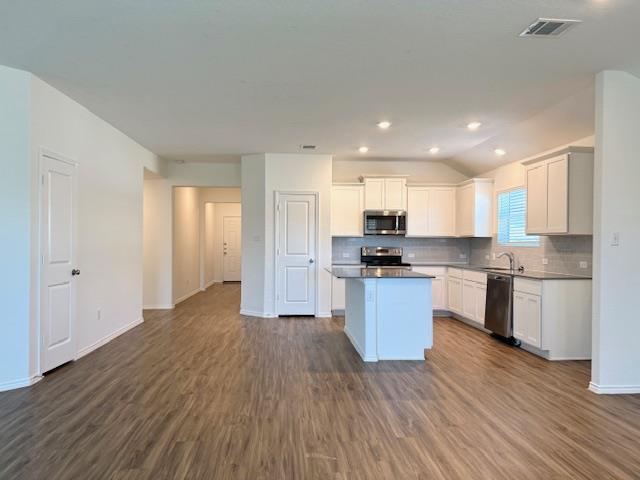108 Bear Oak St Property Photo 3