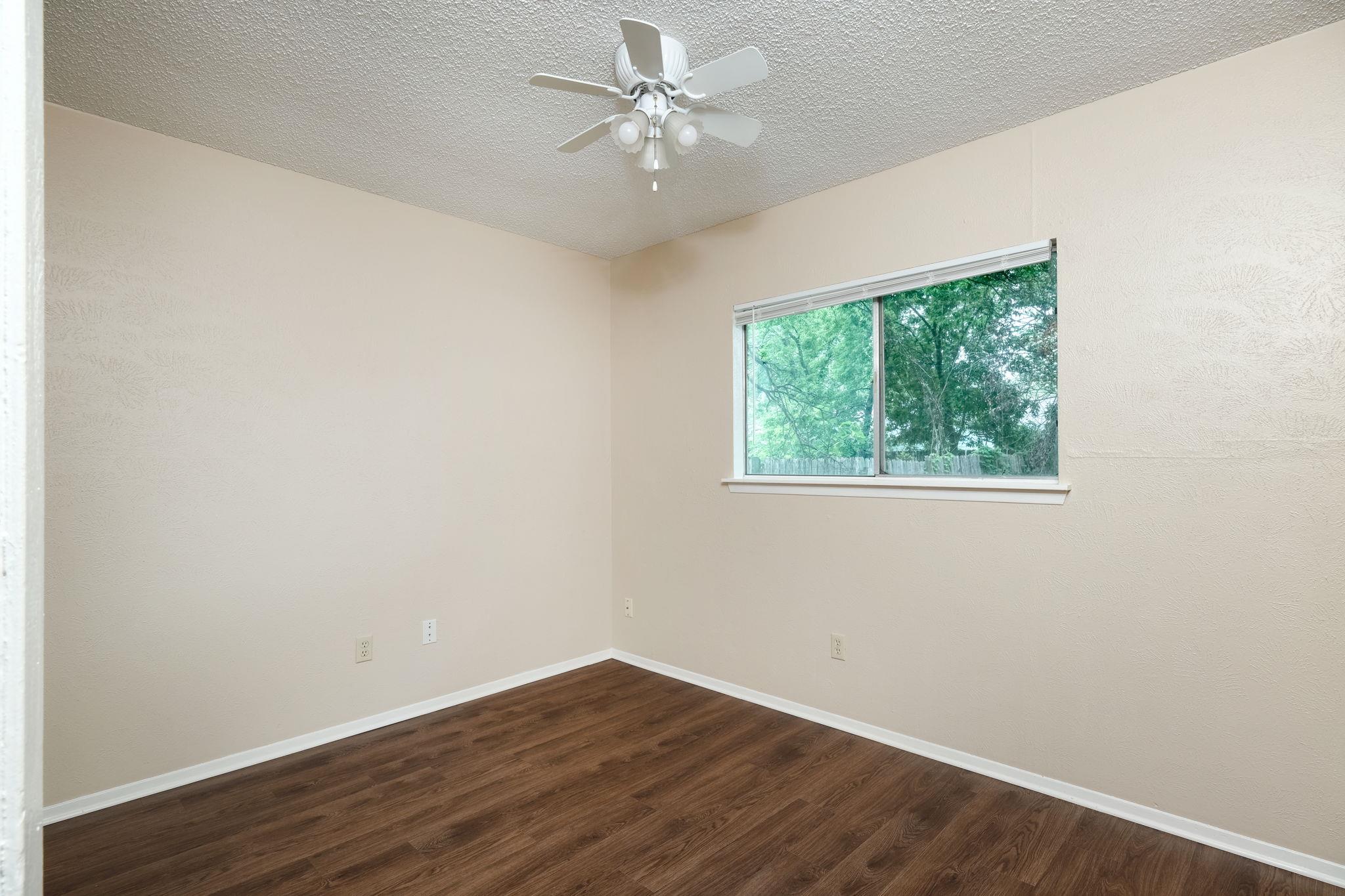 10419 Firethorn Ln Property Photo 9