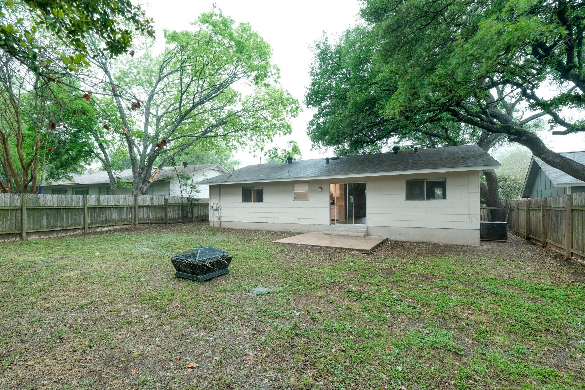 10419 Firethorn Ln Property Photo 12