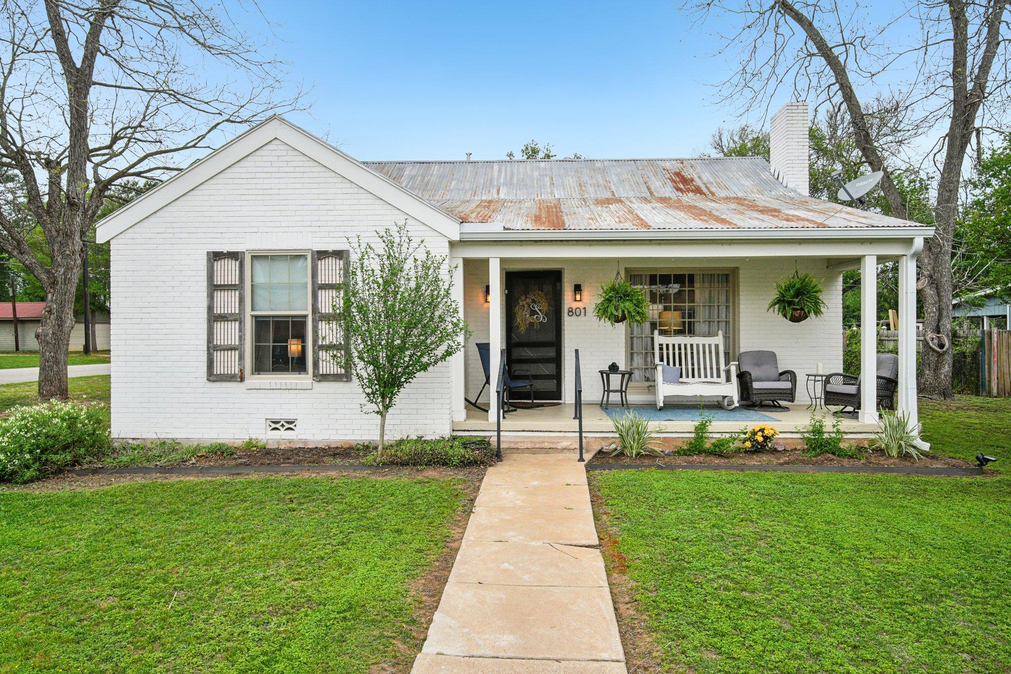 801 Bishop St Property Photo