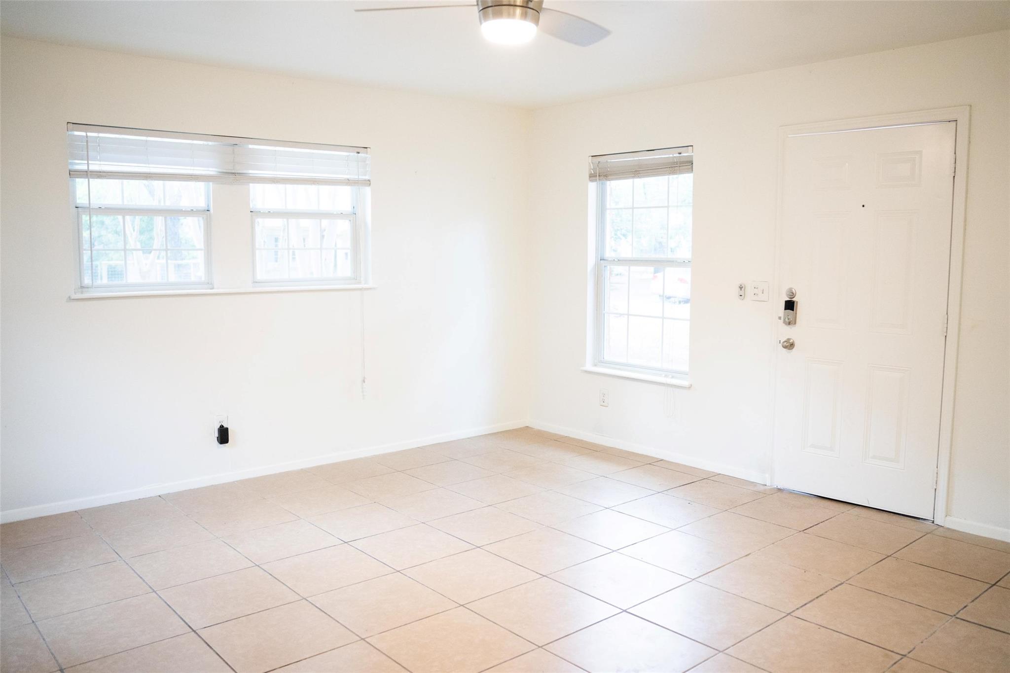 2841 San Gabriel St Property Photo 25