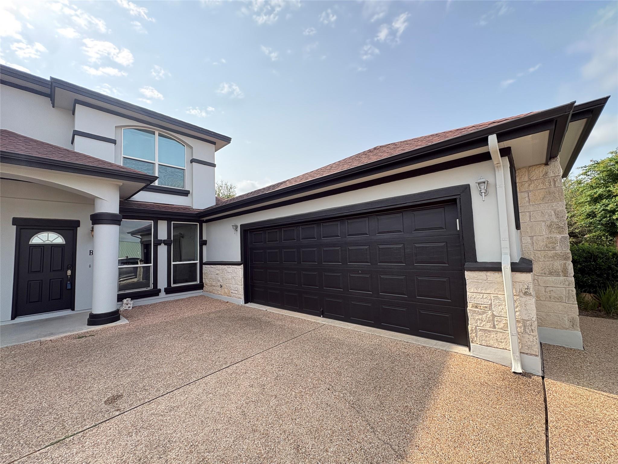1213 Delsie Dr #b Property Photo 1