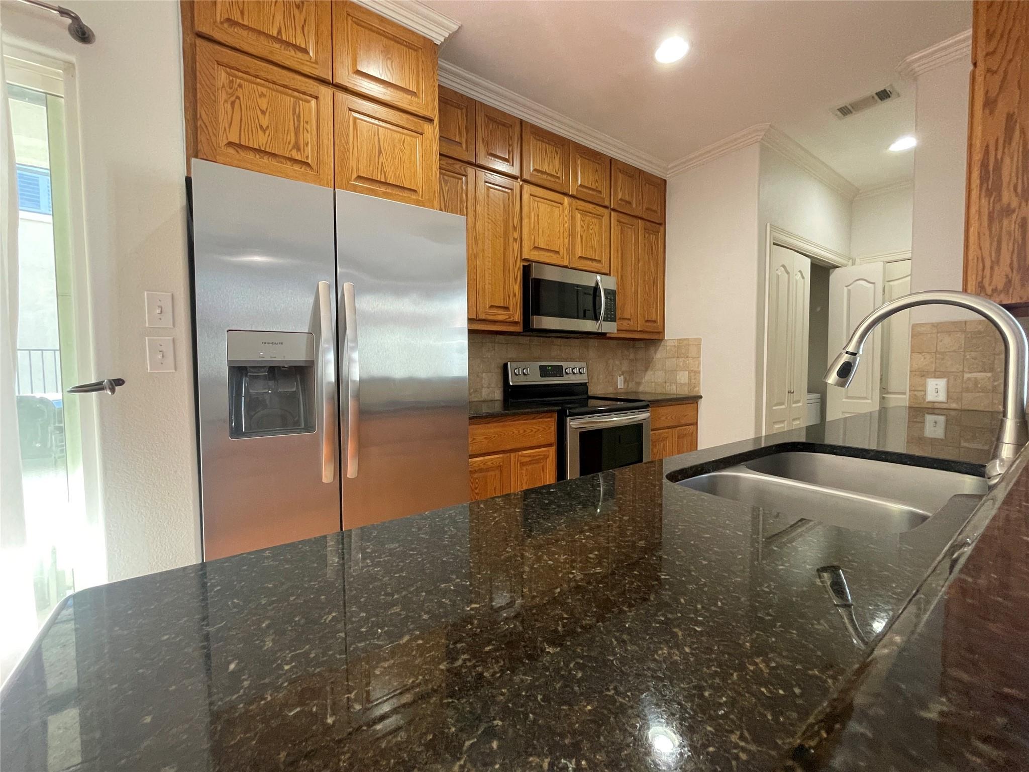 1213 Delsie Dr #b Property Photo 2