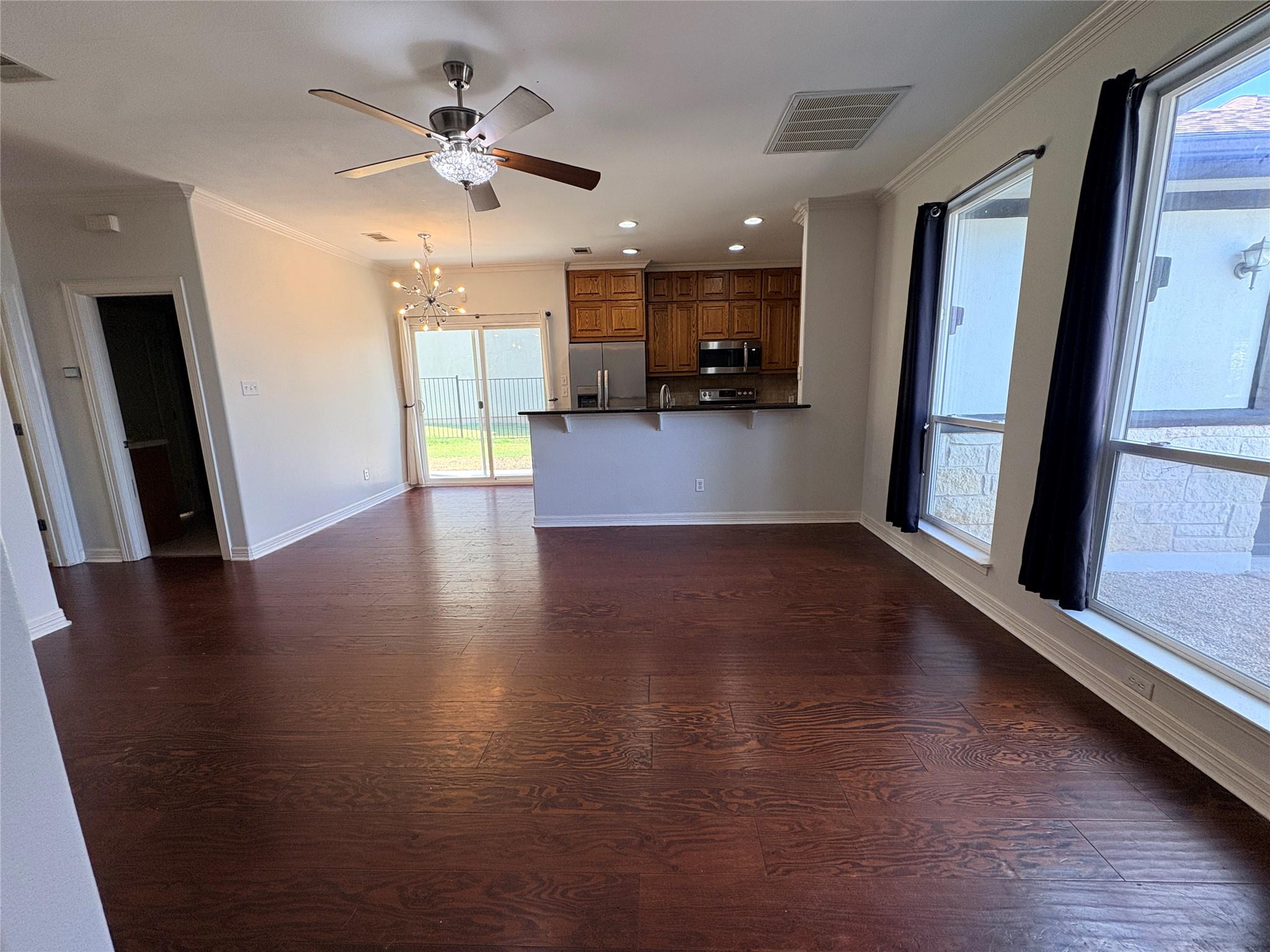 1213 Delsie Dr #b Property Photo 5