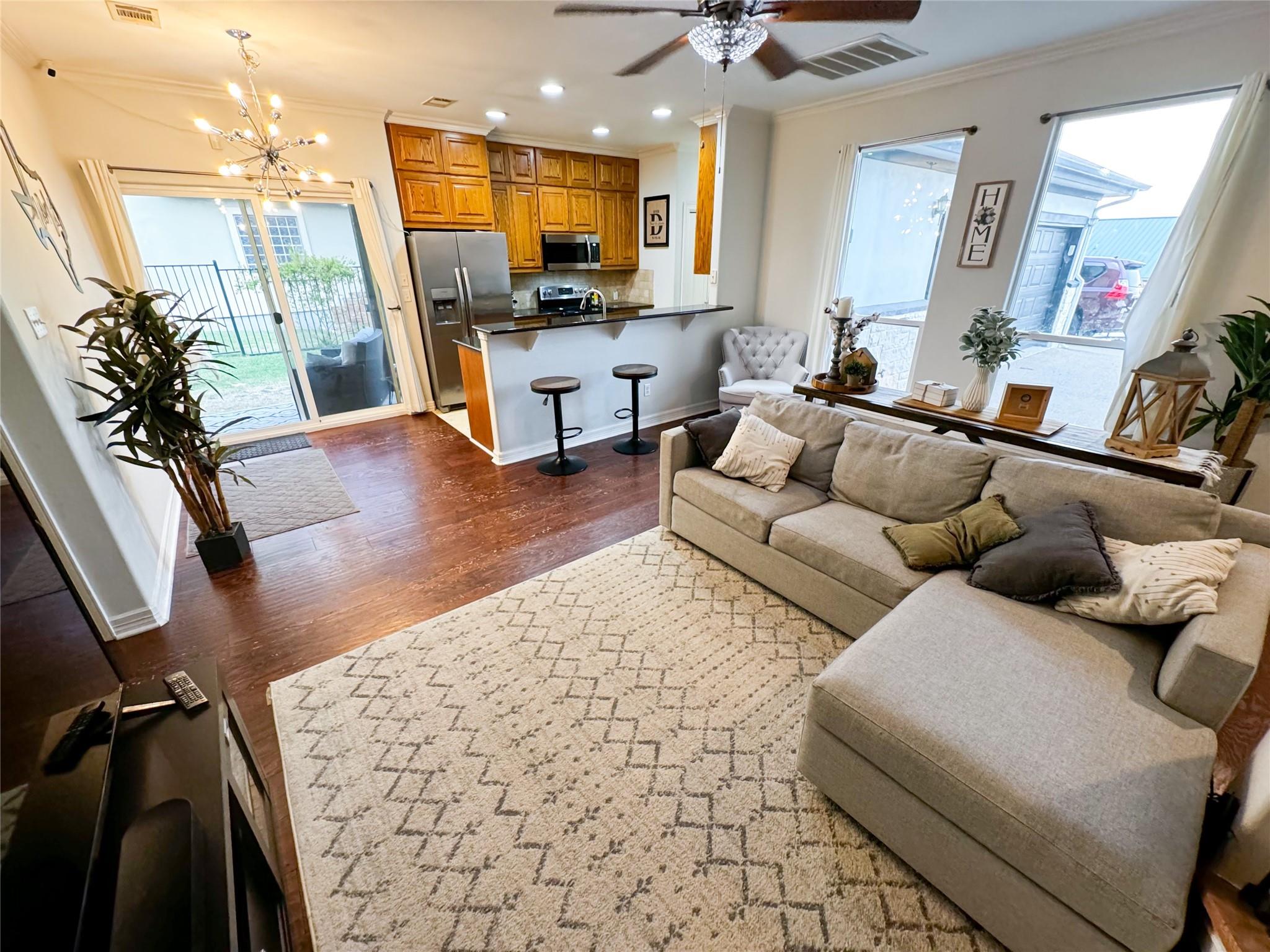 1213 Delsie Dr #b Property Photo 6