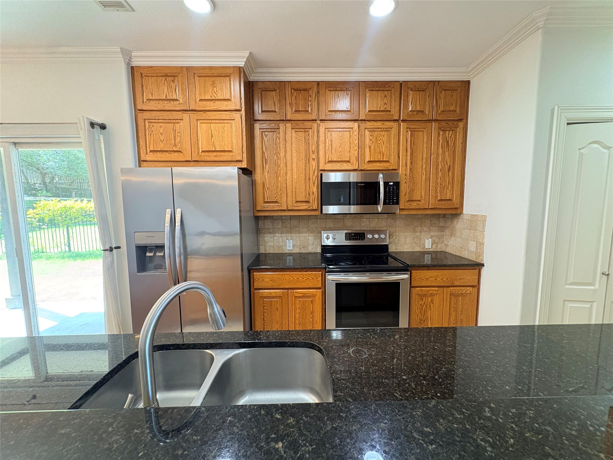1213 Delsie Dr #b Property Photo 10