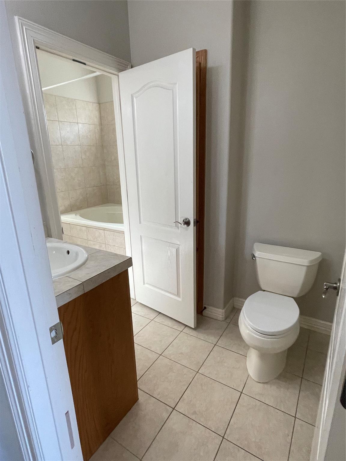1213 Delsie Dr #b Property Photo 14