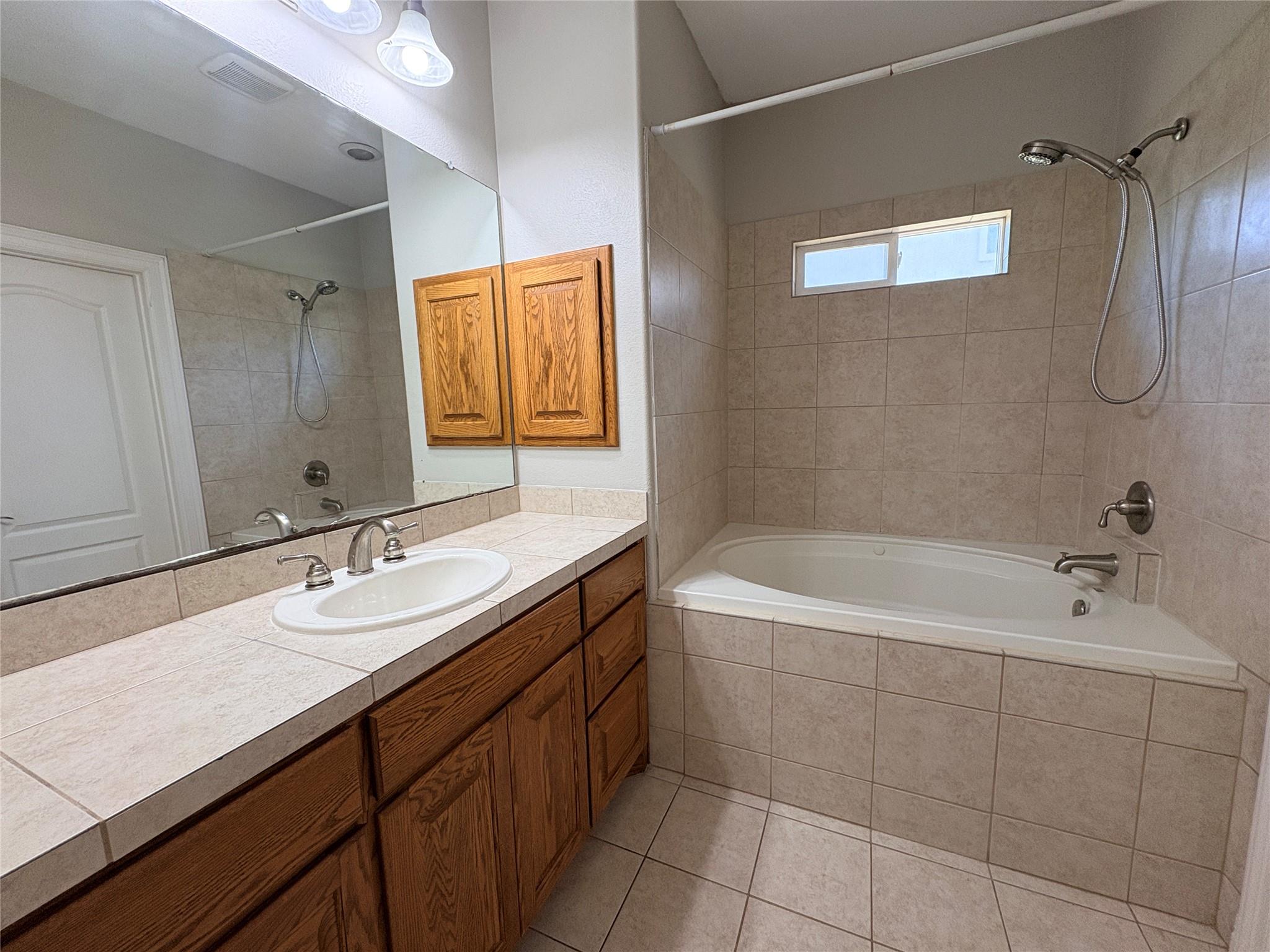 1213 Delsie Dr #b Property Photo 14