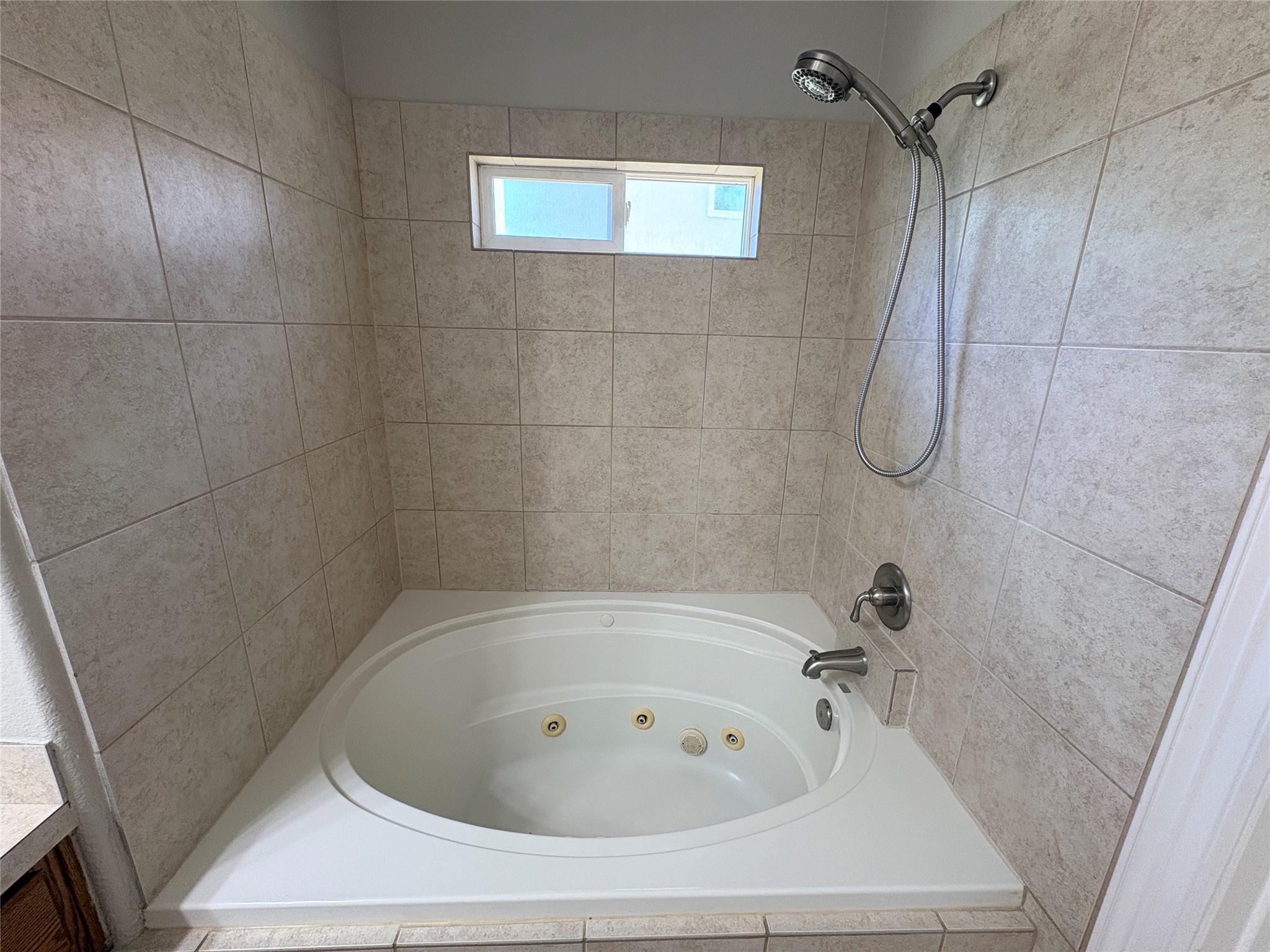 1213 Delsie Dr #b Property Photo 15