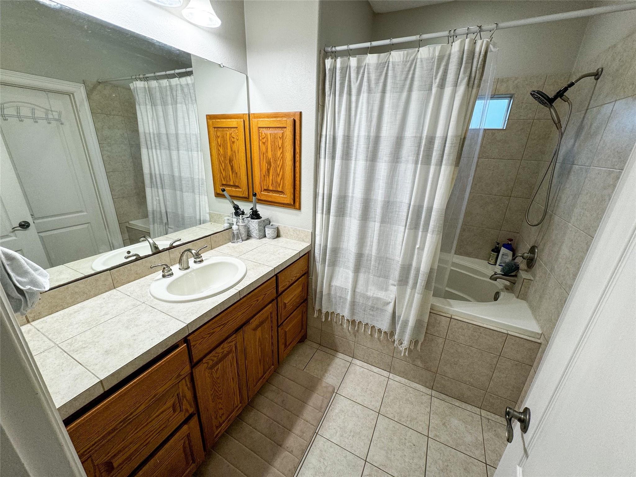 1213 Delsie Dr #b Property Photo 22