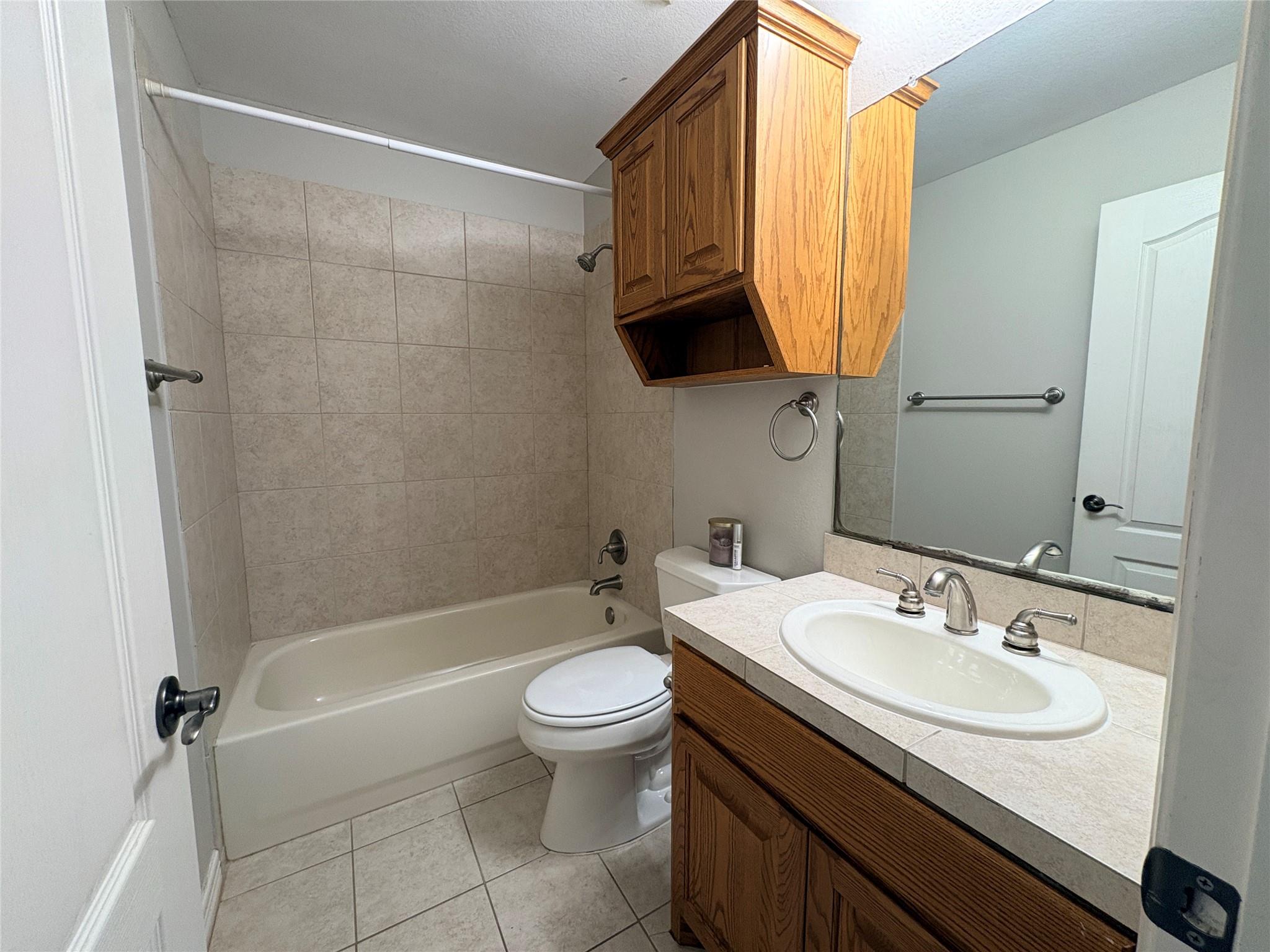 1213 Delsie Dr #b Property Photo 23