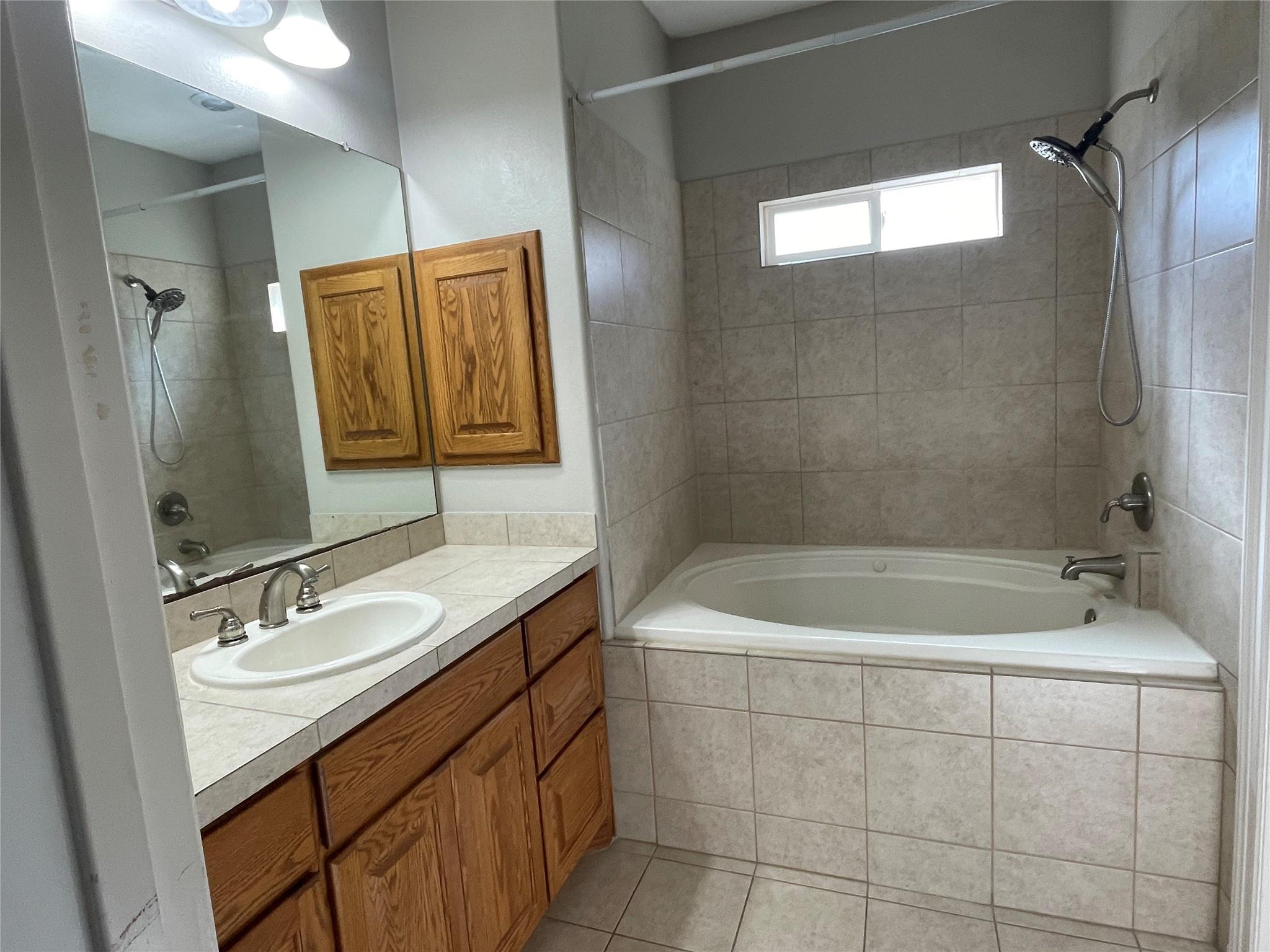 1213 Delsie Dr #b Property Photo 24