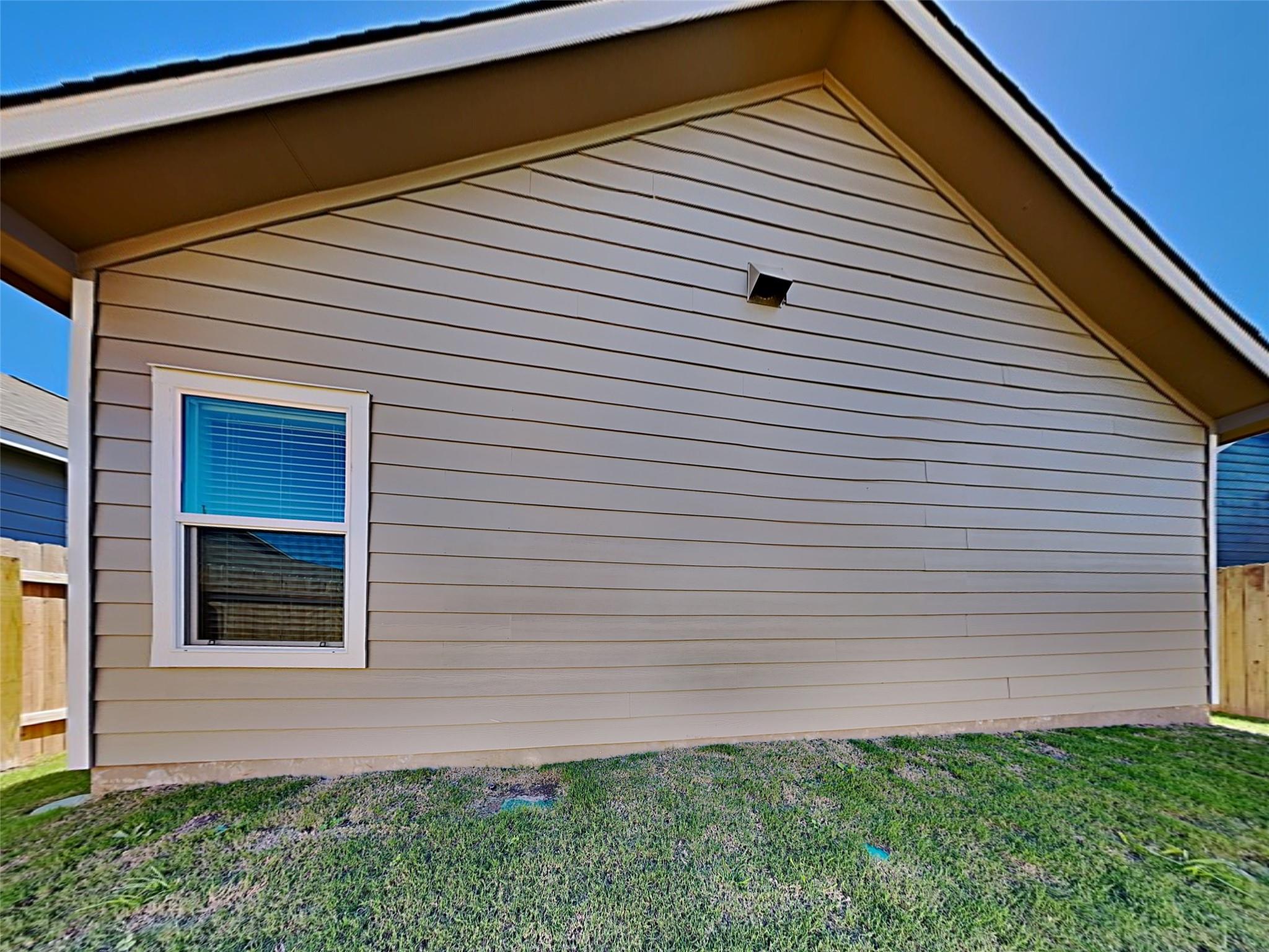 258 Soapstone Pass Property Photo 15