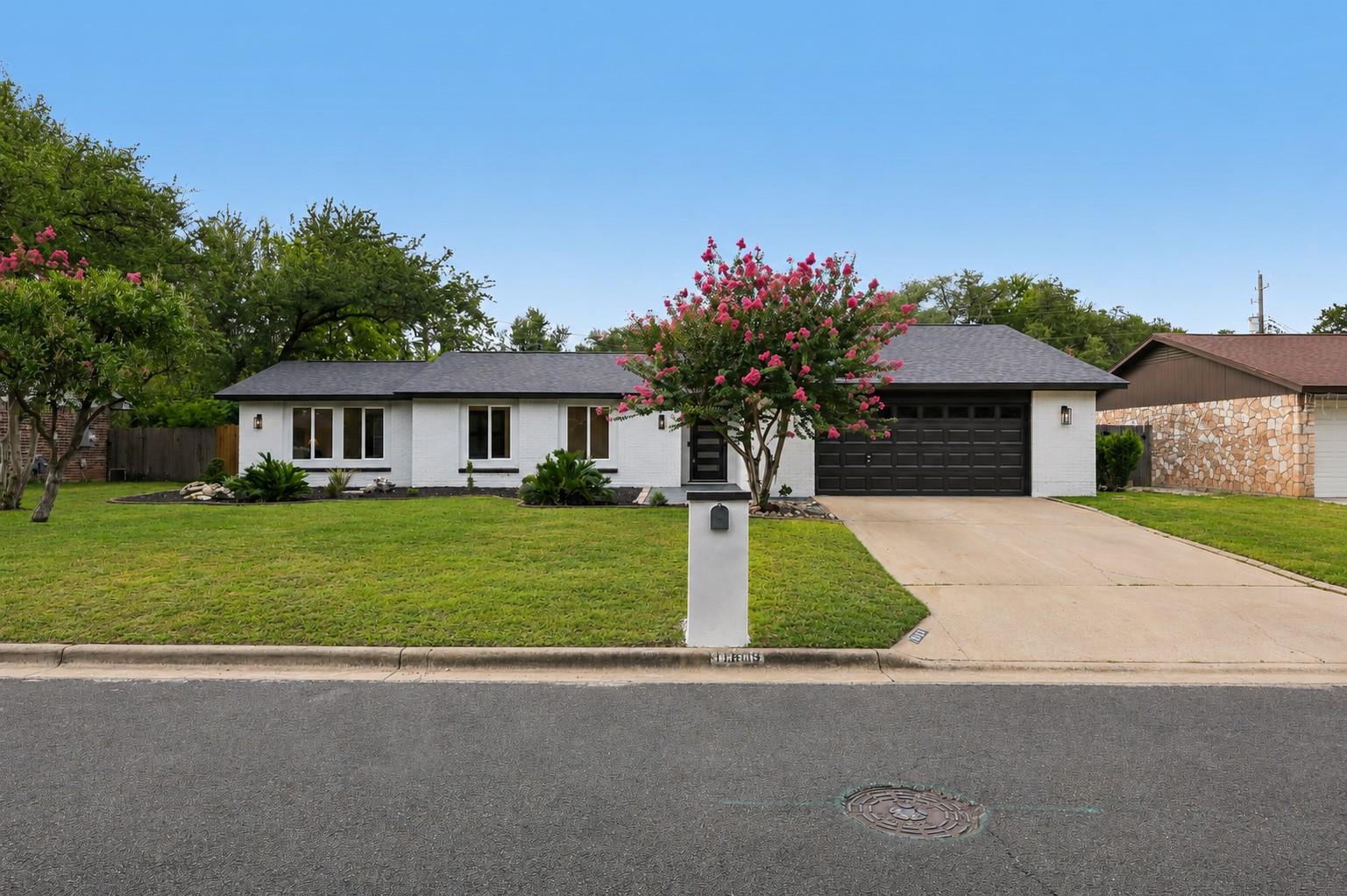 11809 Charing Cross Rd Property Photo 4